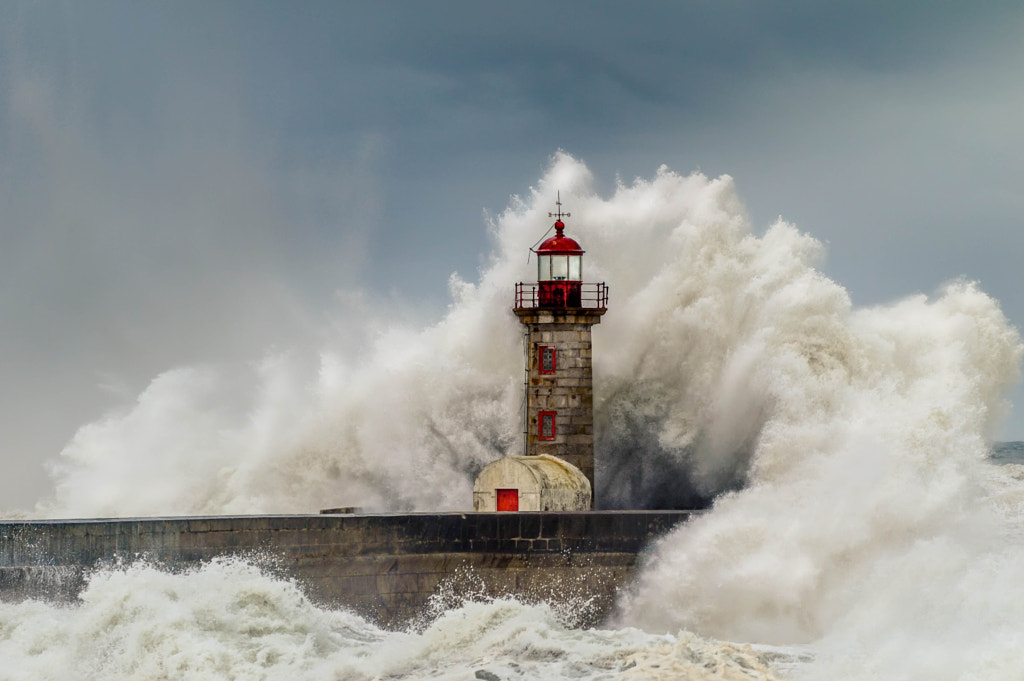 The Tormented Sea - Farol de Felgueiras by Nuno Maia on 500px.com