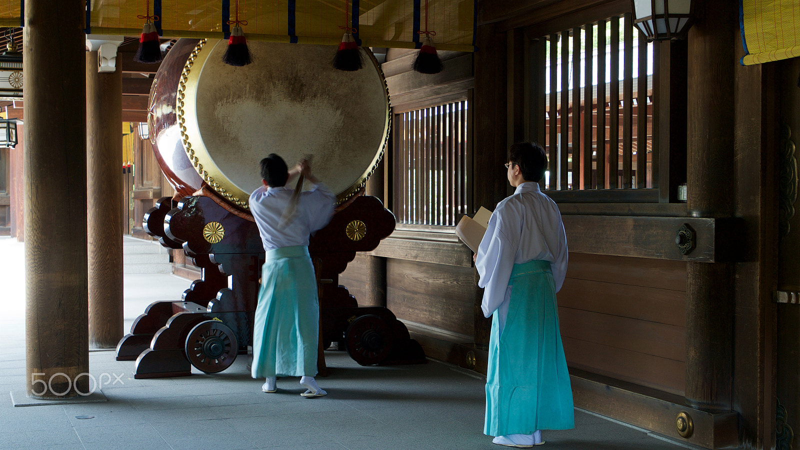 Sony a7S + Sony Vario Tessar T* FE 24-70mm F4 ZA OSS sample photo. Druming at meiji shrine photography