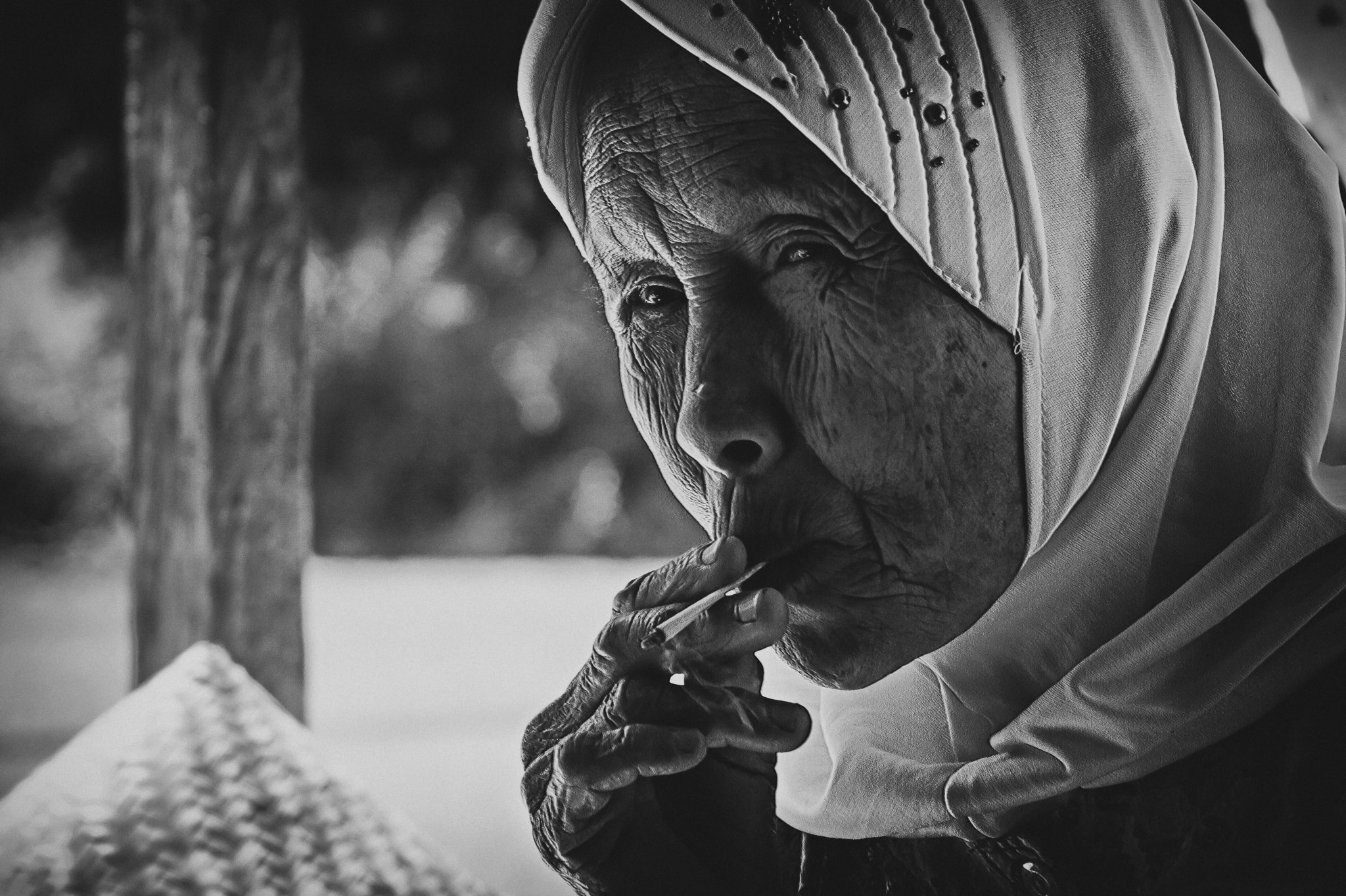 Canon EF 28-90mm f/4-5.6 sample photo. Time to relax for grandmother photography