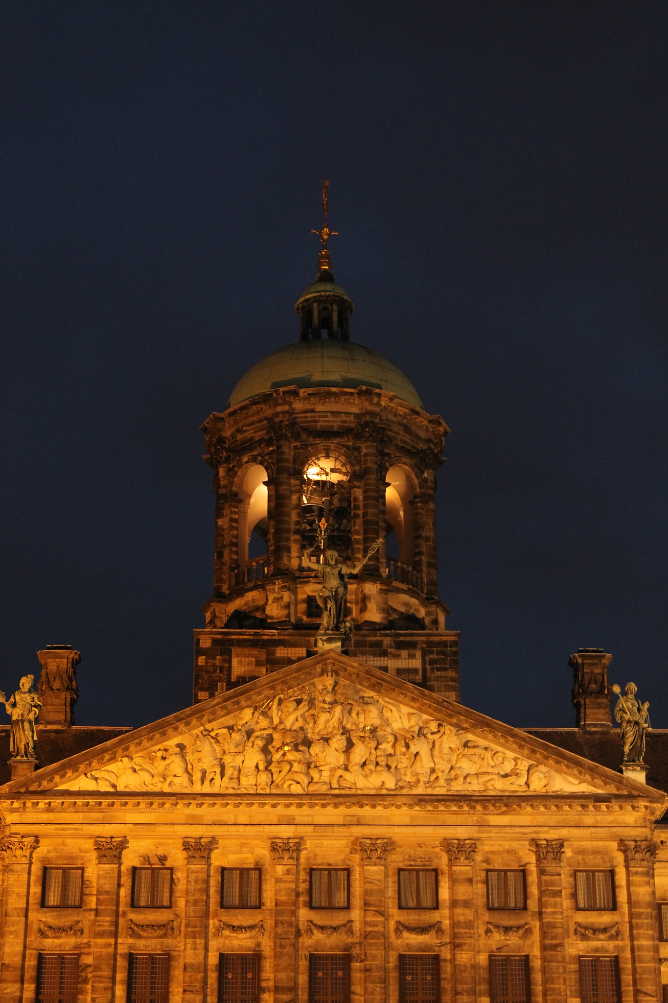 Canon EOS 1100D (EOS Rebel T3 / EOS Kiss X50) + Canon EF 24-105mm F4L IS USM sample photo. Dam square.jpg photography