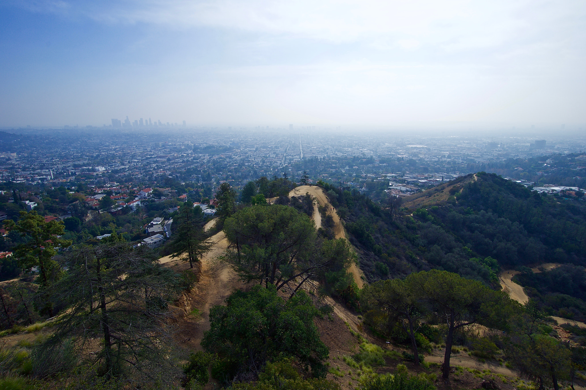 Sony a7R + Sony E 10-18mm F4 OSS sample photo. La's cityscape photography