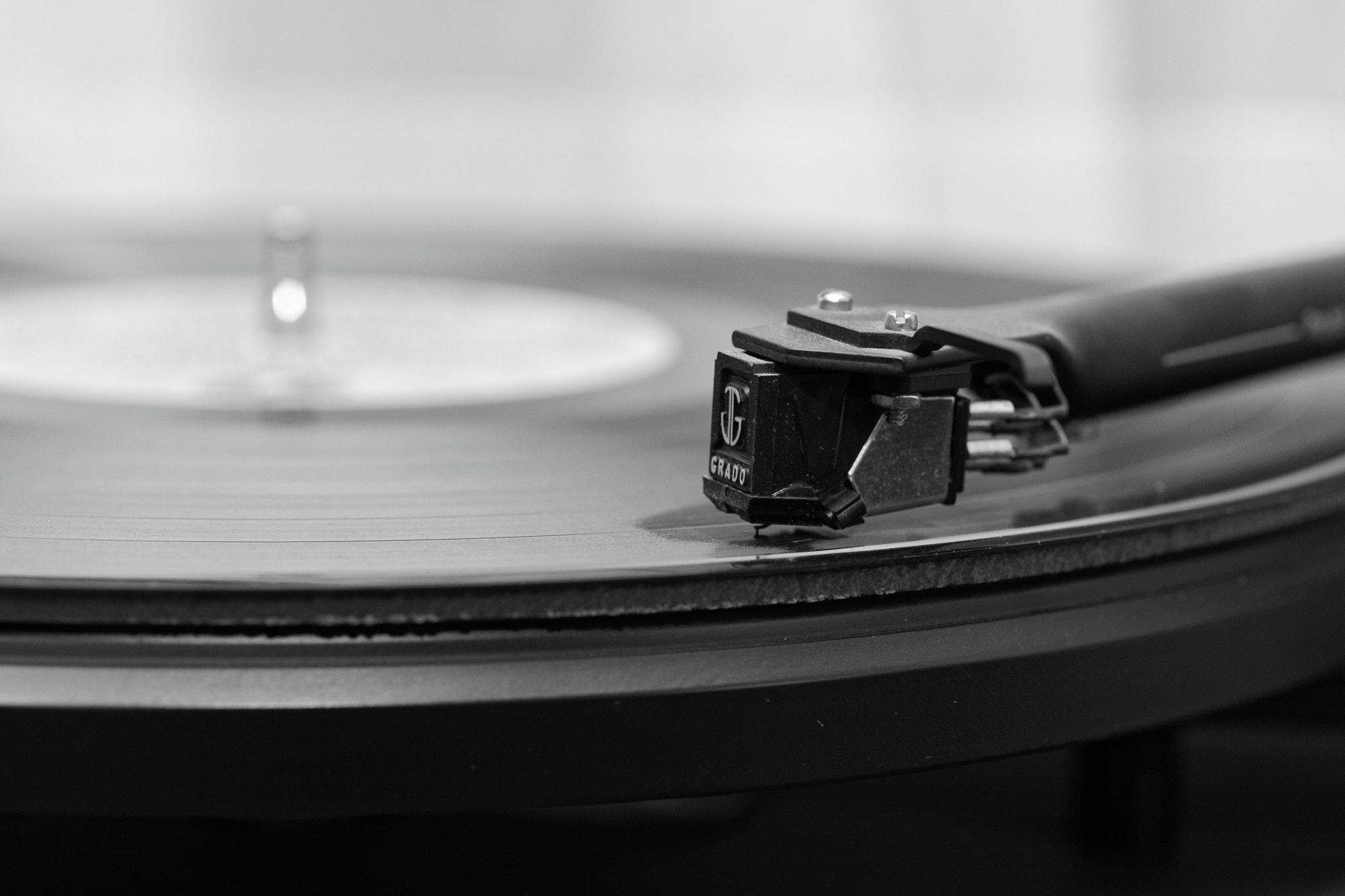 Canon EOS 50D + Canon EF 50mm F2.5 Macro sample photo. Turntable photography