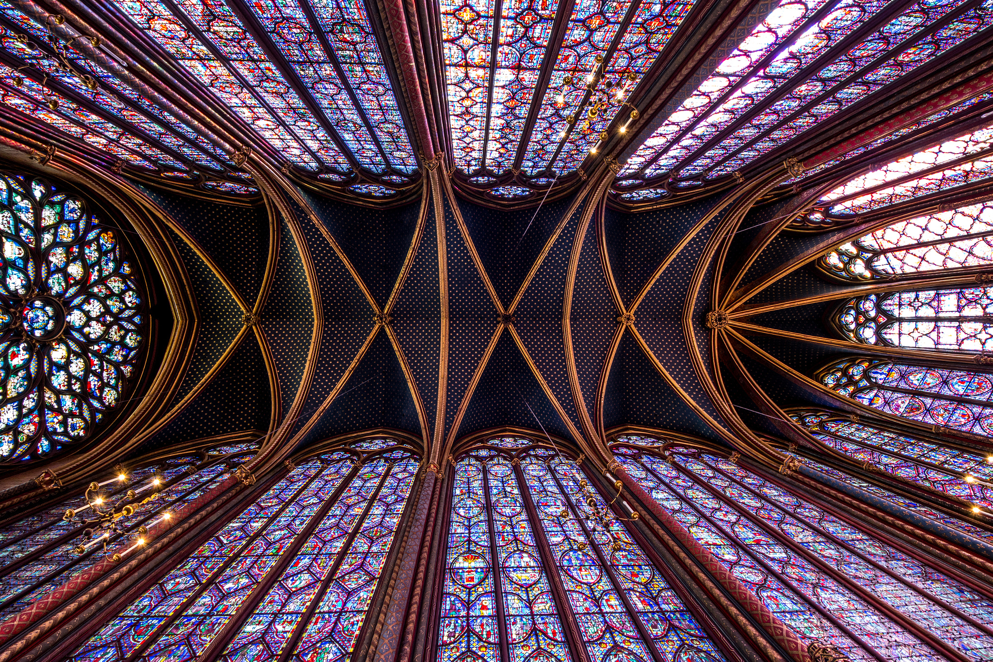 Sigma 8-16mm F4.5-5.6 DC HSM sample photo. Sainte chapelle - paris photography
