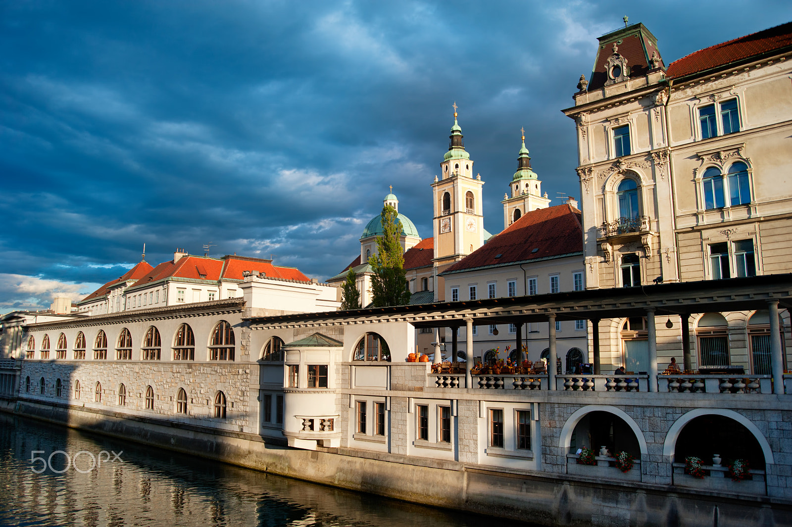 AF Zoom-Nikkor 28-80mm f/3.3-5.6G sample photo. Central market of ljubljana photography