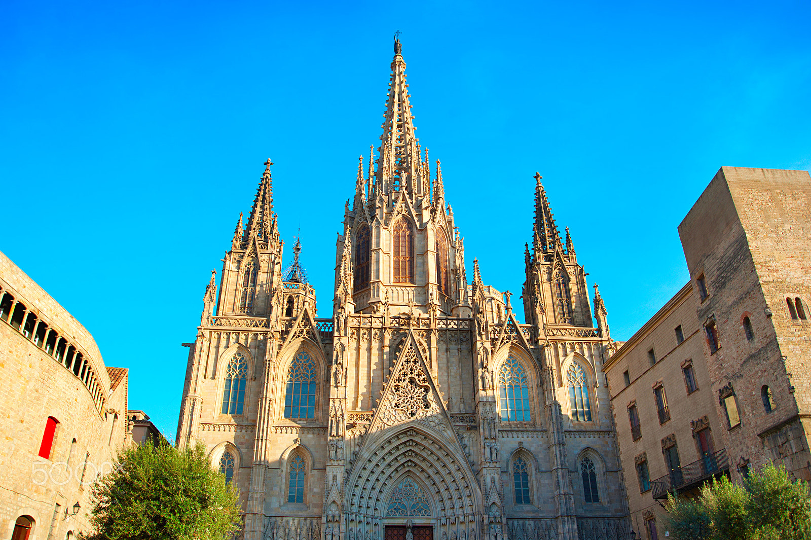 AF Zoom-Nikkor 28-80mm f/3.3-5.6G sample photo. Barcelona cathedral photography