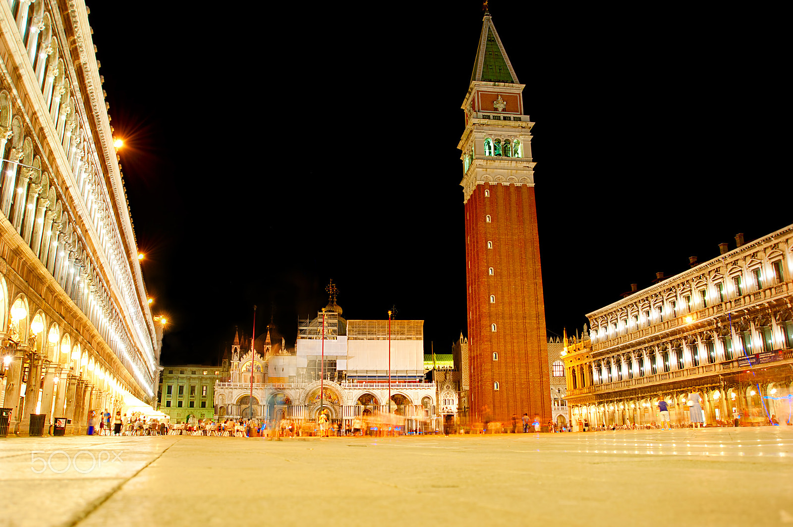 AF Zoom-Nikkor 28-80mm f/3.3-5.6G sample photo. San marco square photography