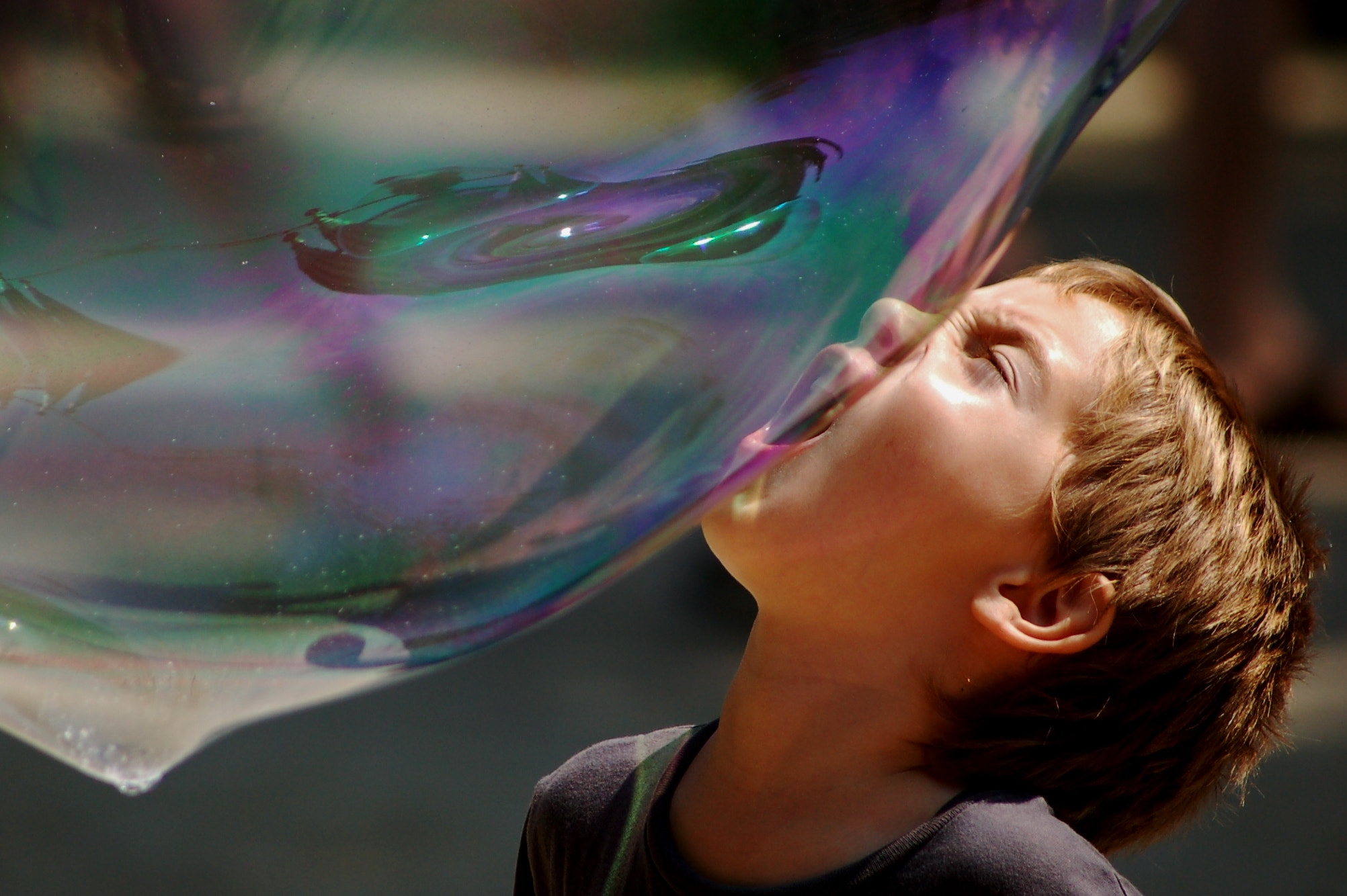 Nikon D50 + Sigma 70-300mm F4-5.6 APO Macro Super II sample photo. The boy in the bubble photography