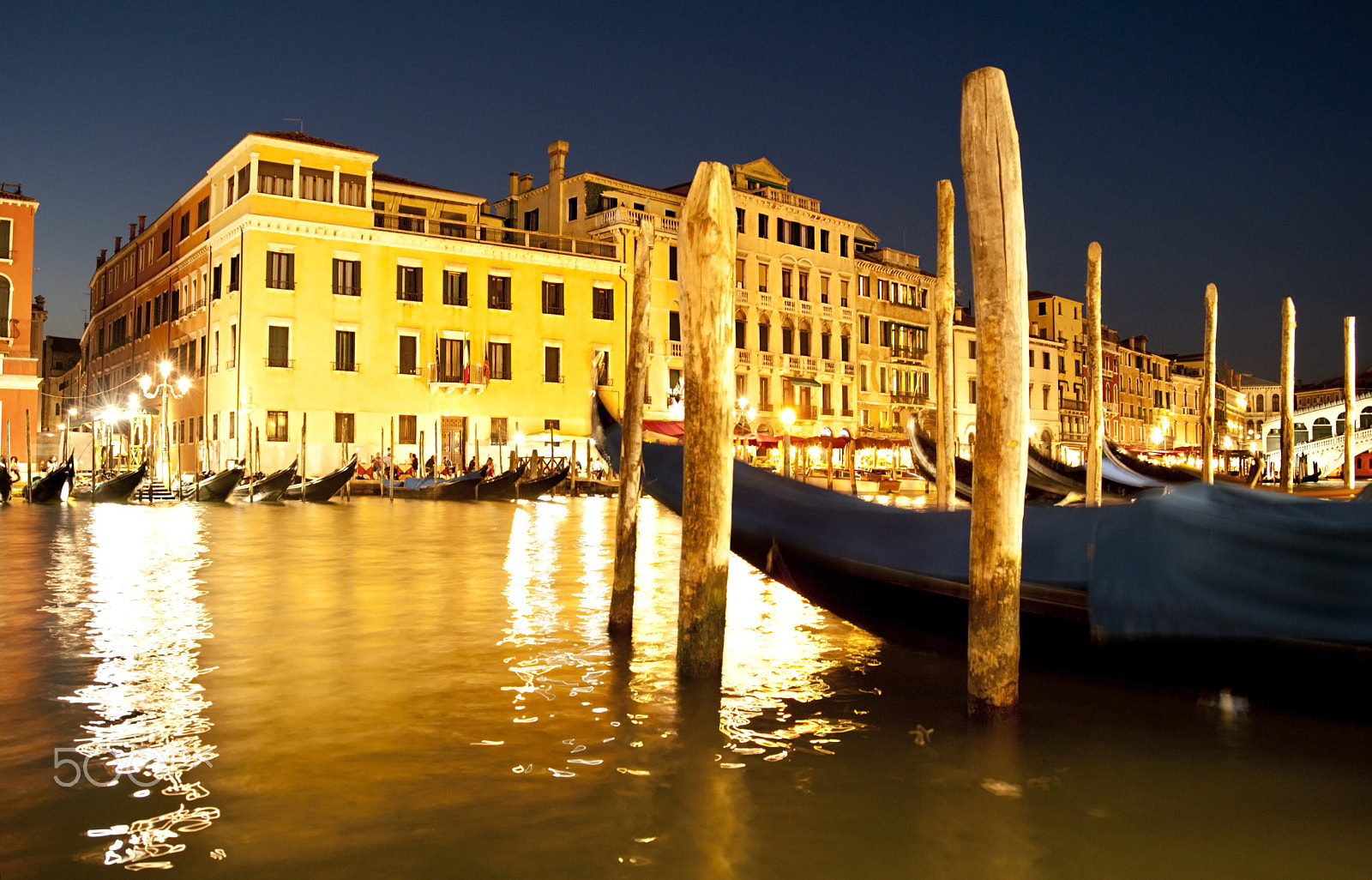 AF Zoom-Nikkor 28-80mm f/3.3-5.6G sample photo. Gondola in venice photography