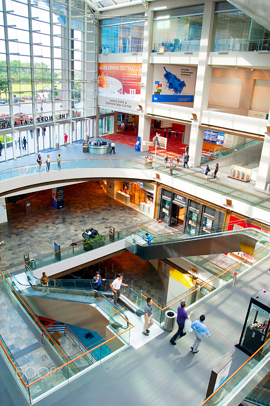 AF Zoom-Nikkor 28-80mm f/3.3-5.6G sample photo. Shopping mall at marina bay photography