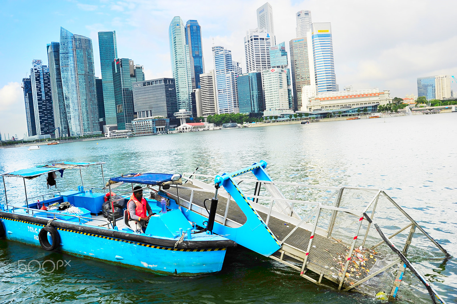 AF Zoom-Nikkor 28-80mm f/3.3-5.6G sample photo. Singapore cleaning photography