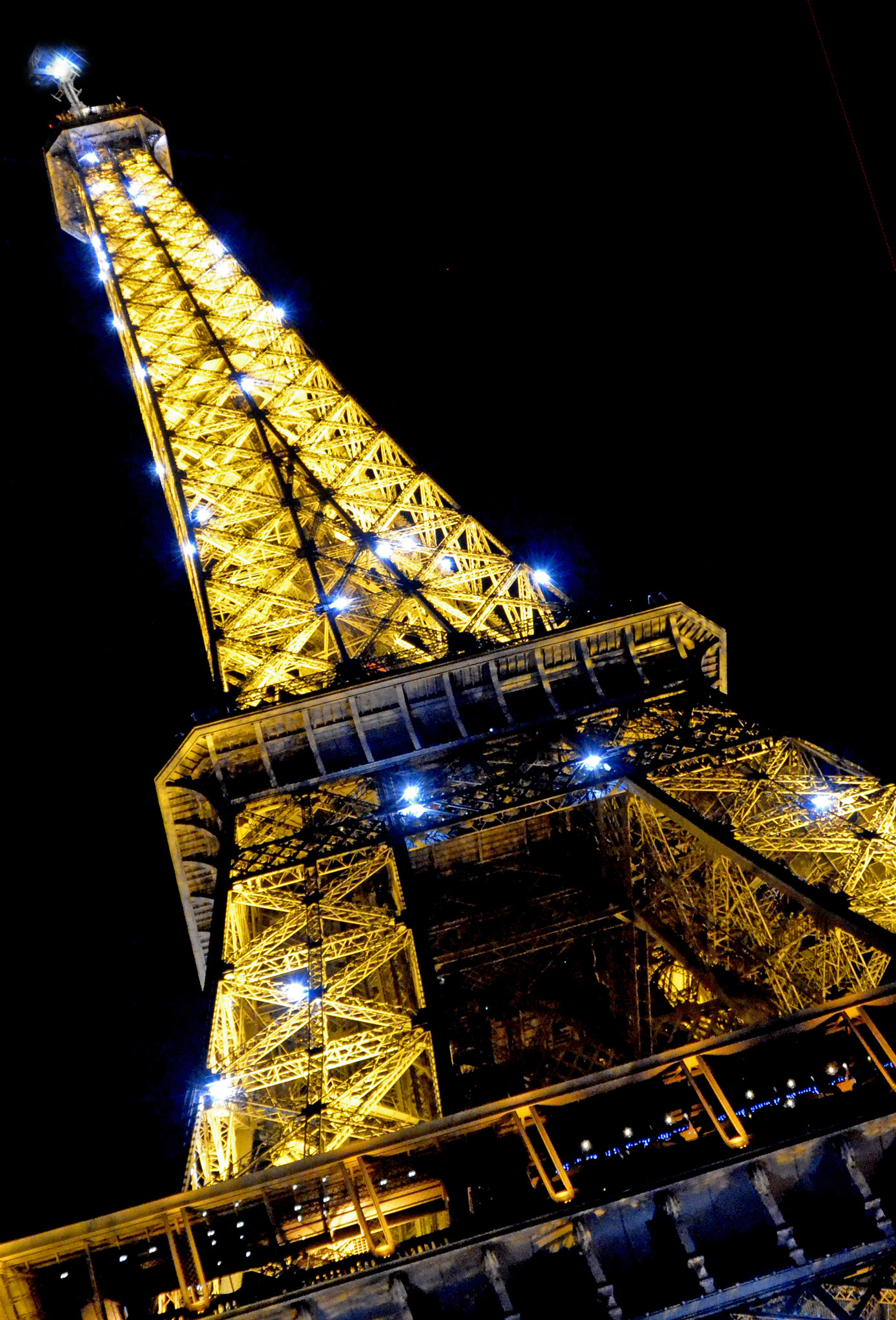 Nikon D7000 + Nikon AF-S Nikkor 24-120mm F3.5-5.6G ED-IF VR sample photo. Eiffel tower at night photography