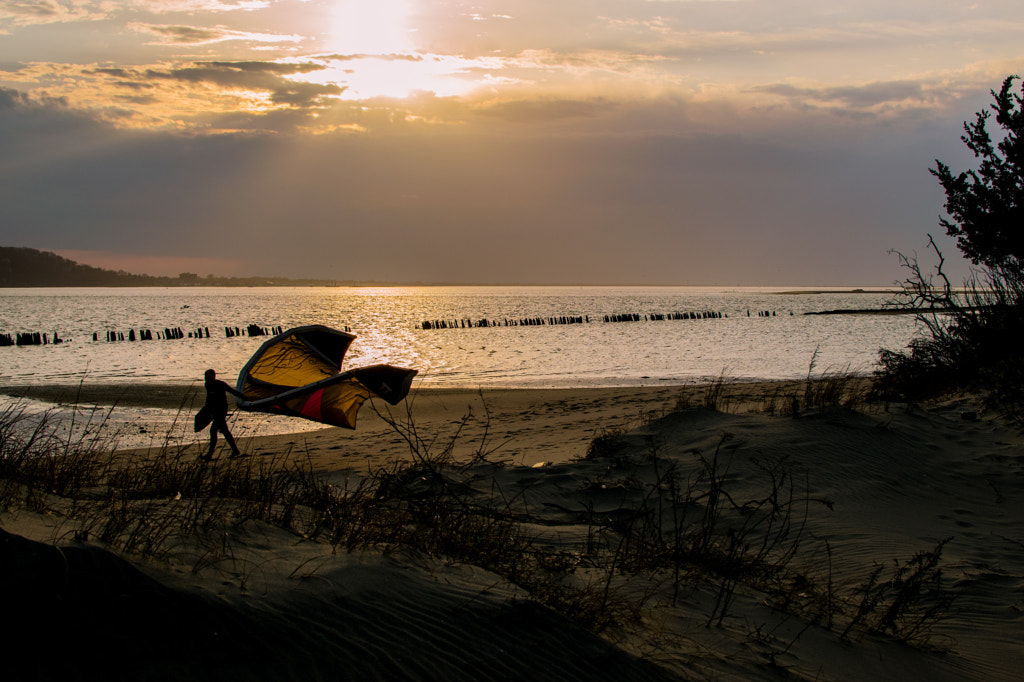 Kite boarding in Sandy Hook Bay by Brian Brophy on 500px.com