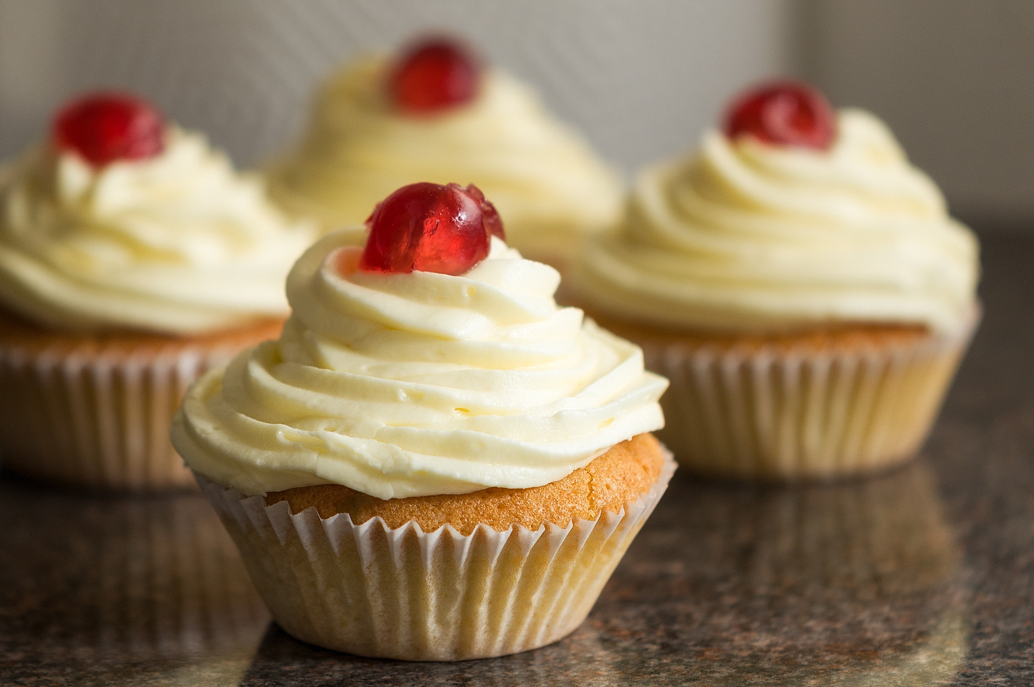 Nikon AF-S DX Micro-Nikkor 85mm F3.5G ED VR sample photo. Cupcake photography