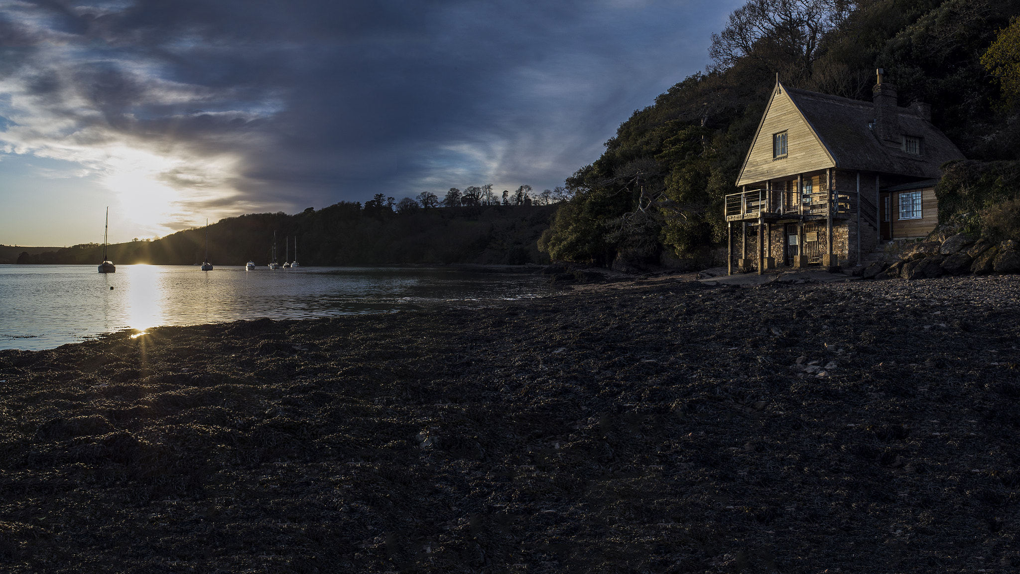 Nikon D600 + AF-S Nikkor 35mm f/1.8G sample photo. The tide beat the sunset photography