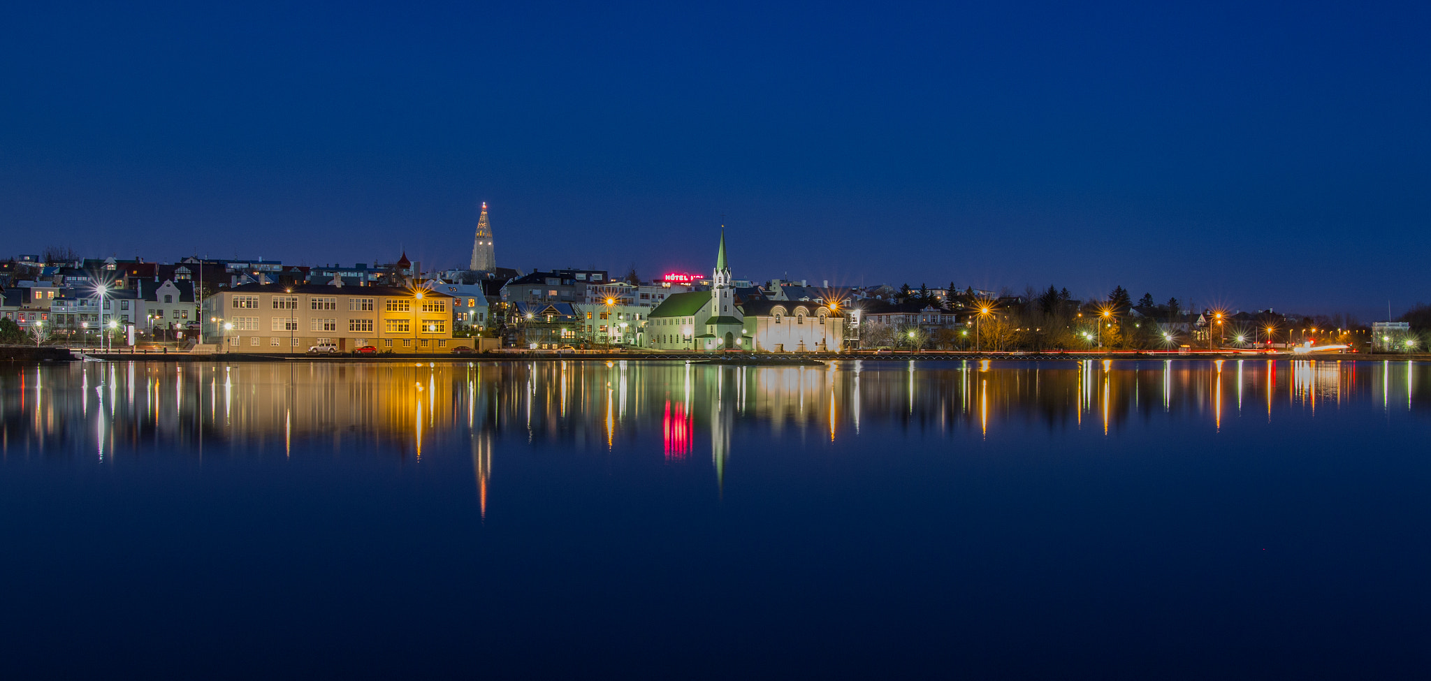 Sigma 18-35mm f/1.8 DC HSM sample photo. Reykjavík at night photography