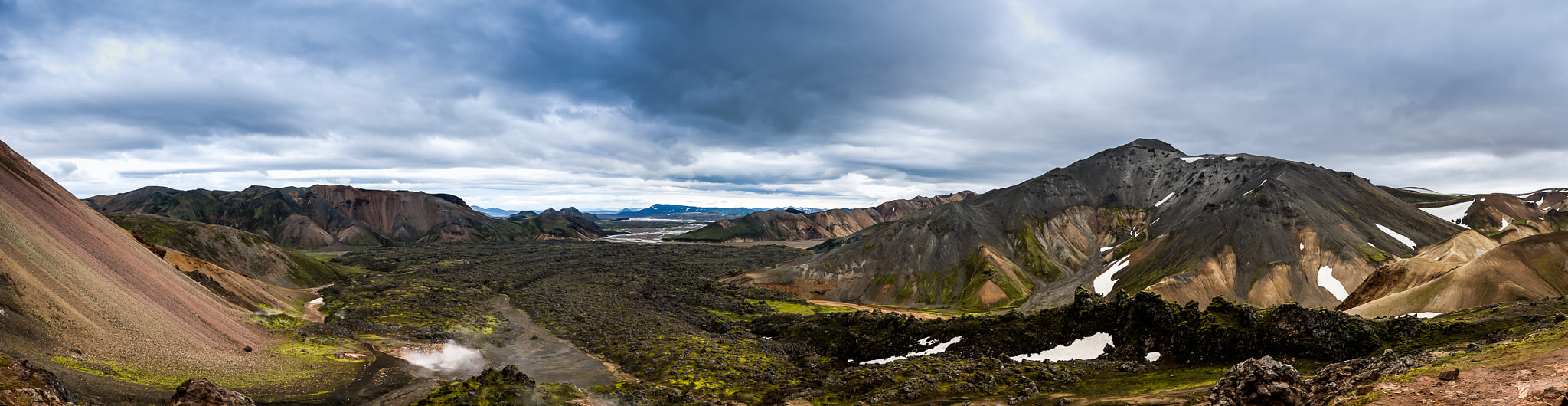 16-35mm F4 ZA OSS sample photo. Thinking of the mountains photography