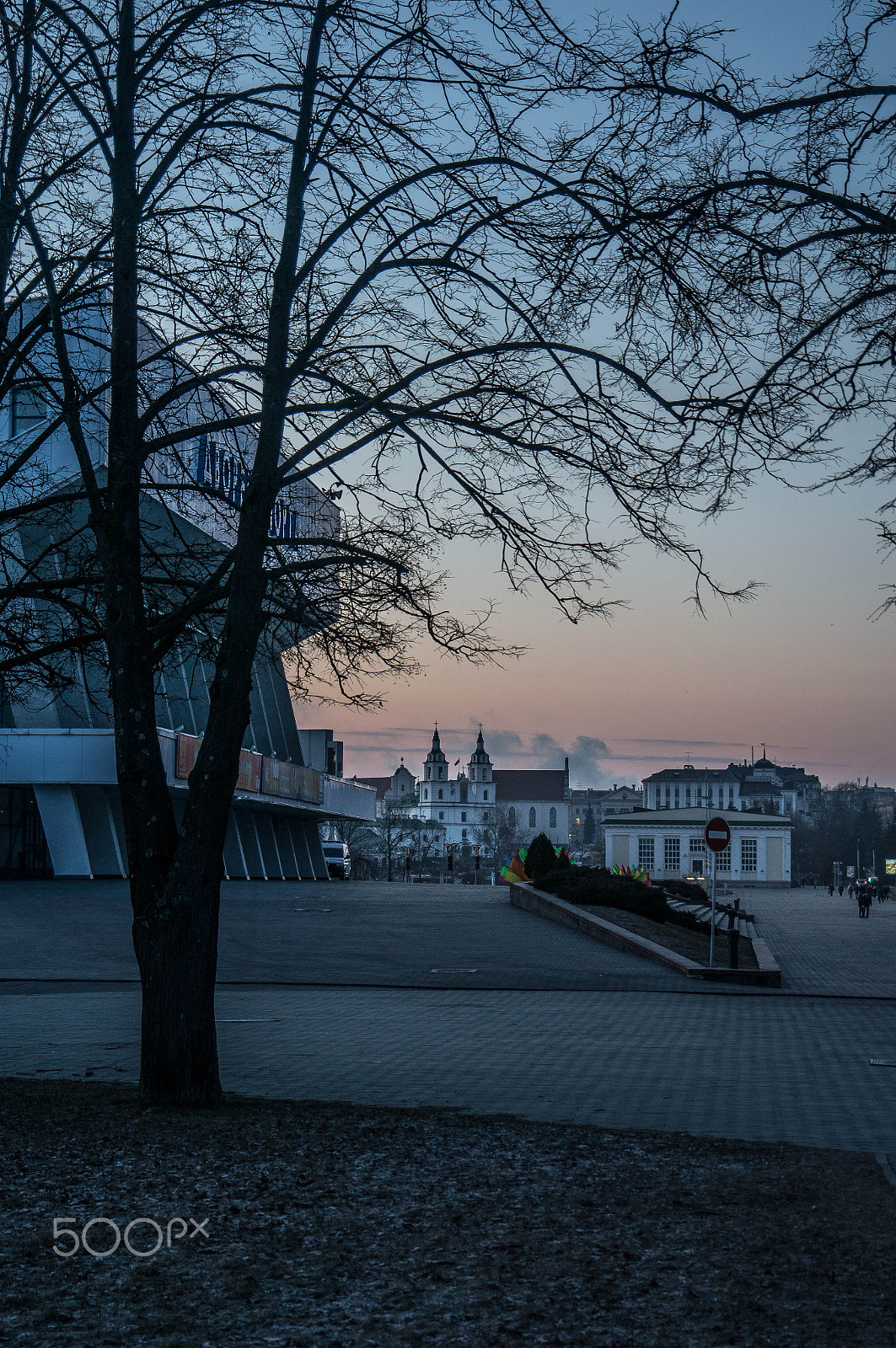 Sony E 18-200mm F3.5-6.3 OSS sample photo. Sunrise in minsk photography