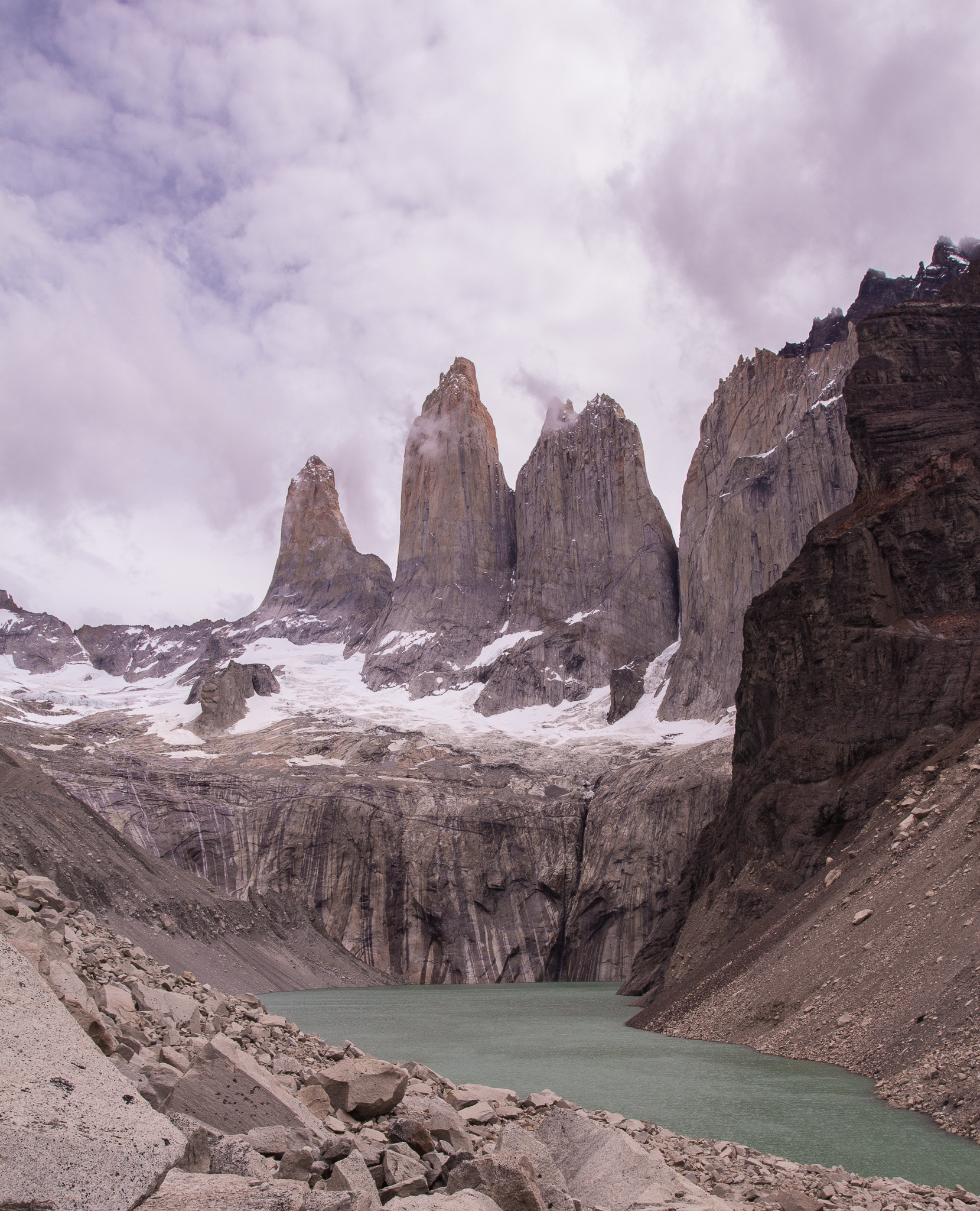 Canon EOS 650D (EOS Rebel T4i / EOS Kiss X6i) + Canon EF 17-40mm F4L USM sample photo. Torres del paine photography