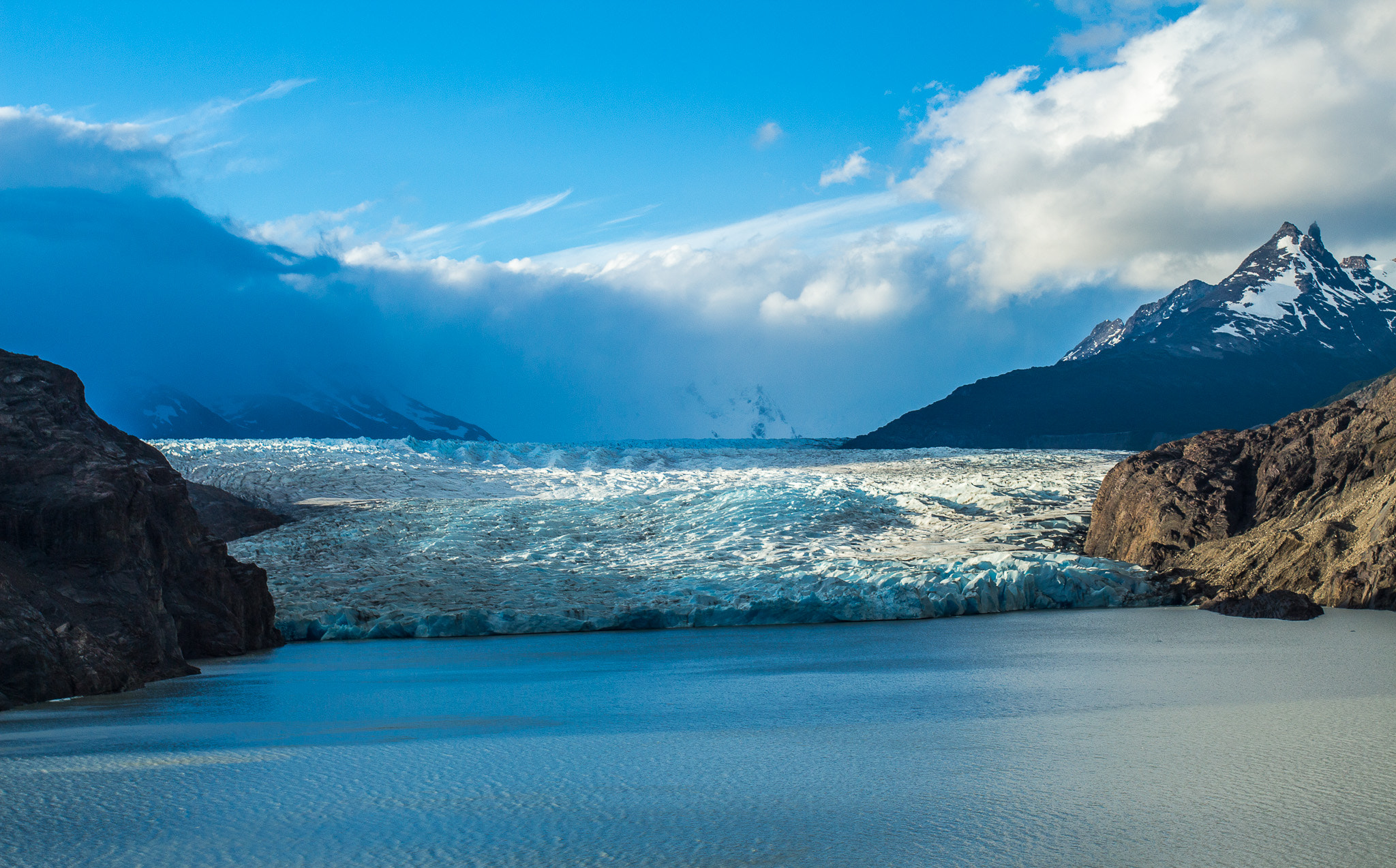 Canon EOS 650D (EOS Rebel T4i / EOS Kiss X6i) + Canon EF 17-40mm F4L USM sample photo. Grey glacier photography