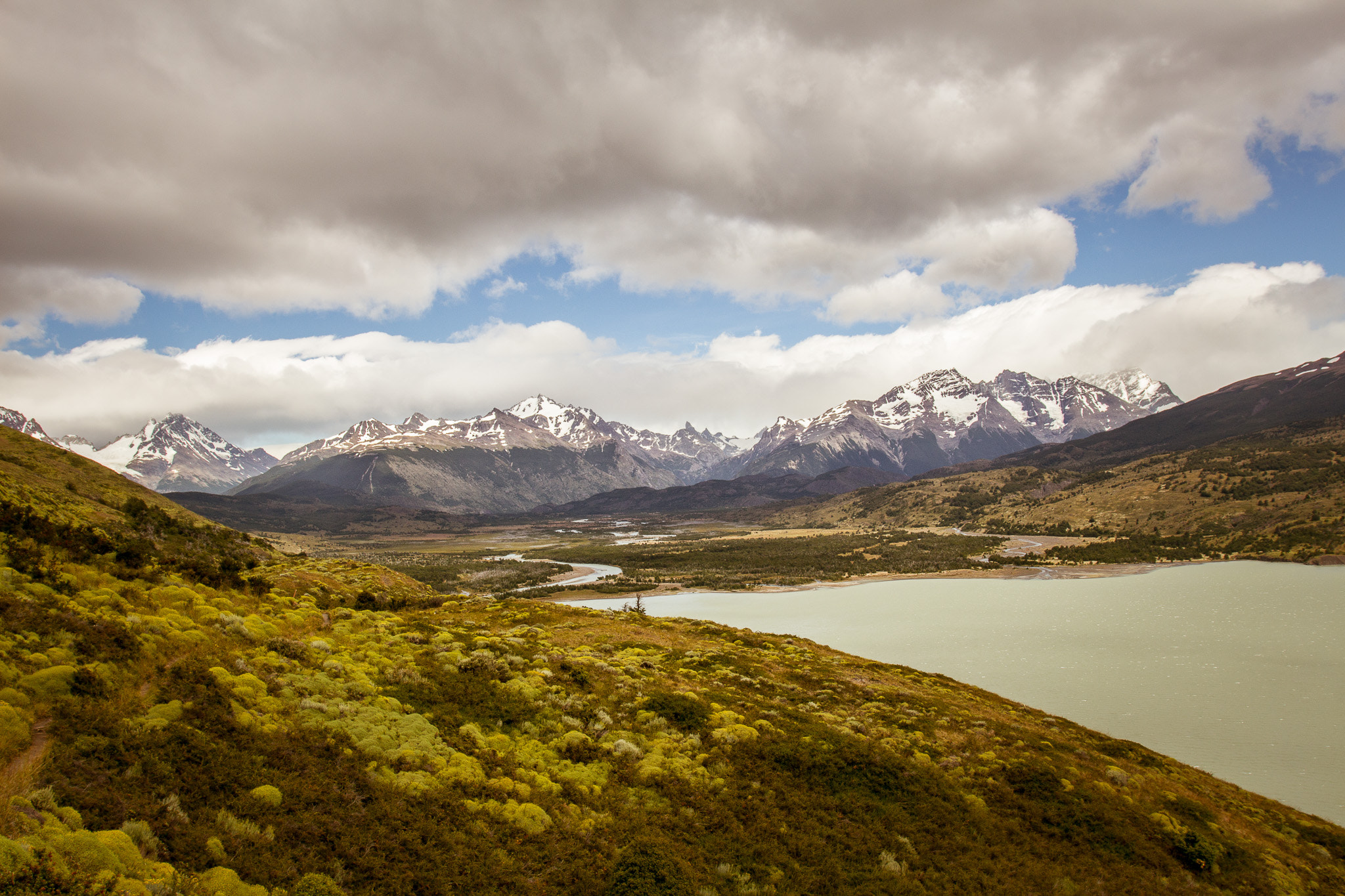 Canon EOS 650D (EOS Rebel T4i / EOS Kiss X6i) + Canon EF 17-40mm F4L USM sample photo. Looking over lake paine photography