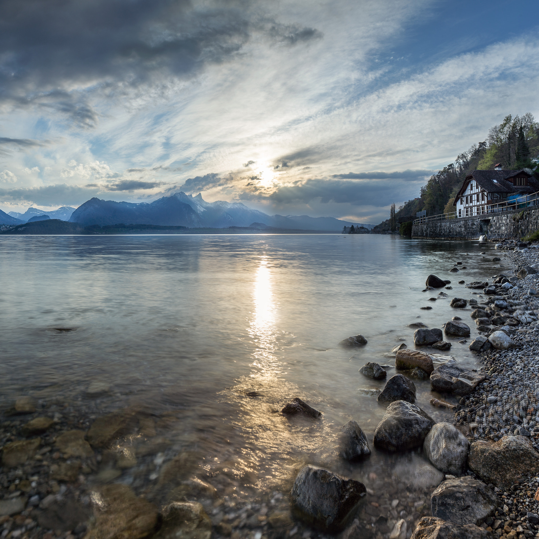 Canon TS-E 24.0mm f/3.5 L II sample photo. Thunersee golden hour photography
