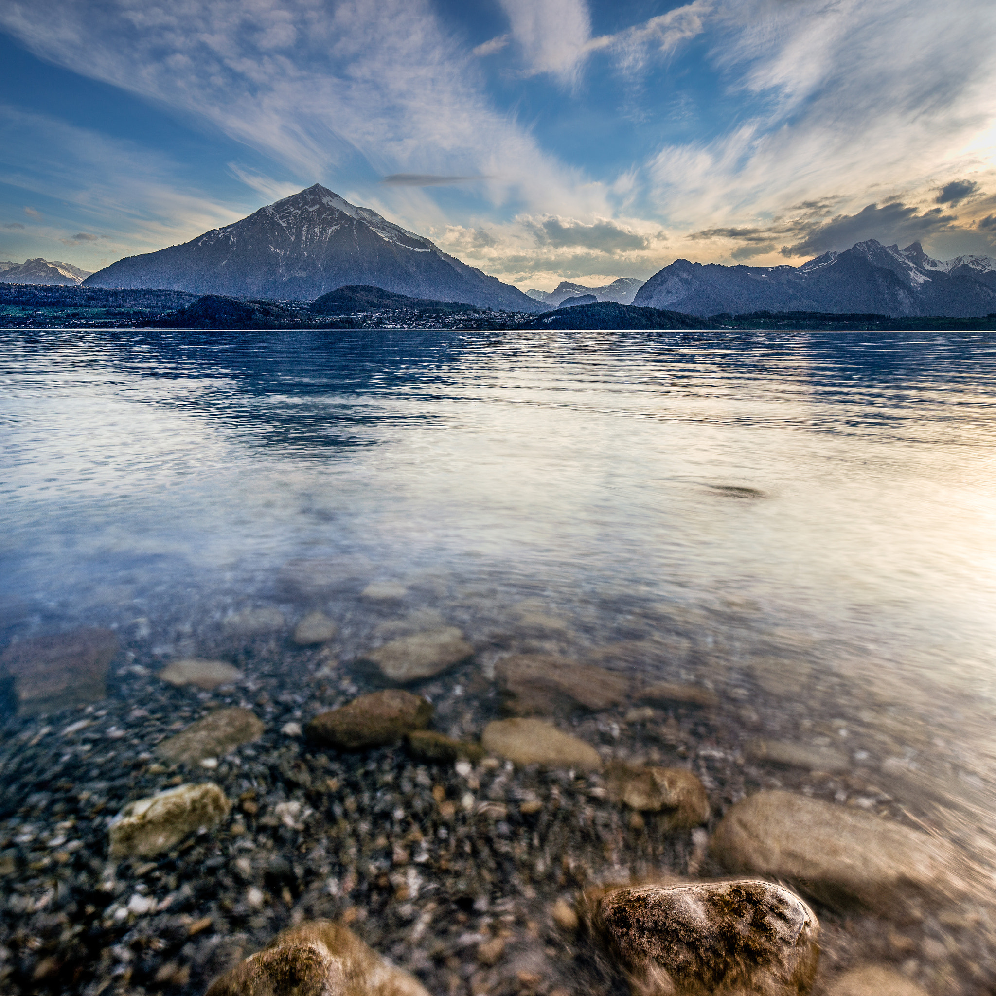 Canon TS-E 24.0mm f/3.5 L II sample photo. Thunersee reflections photography