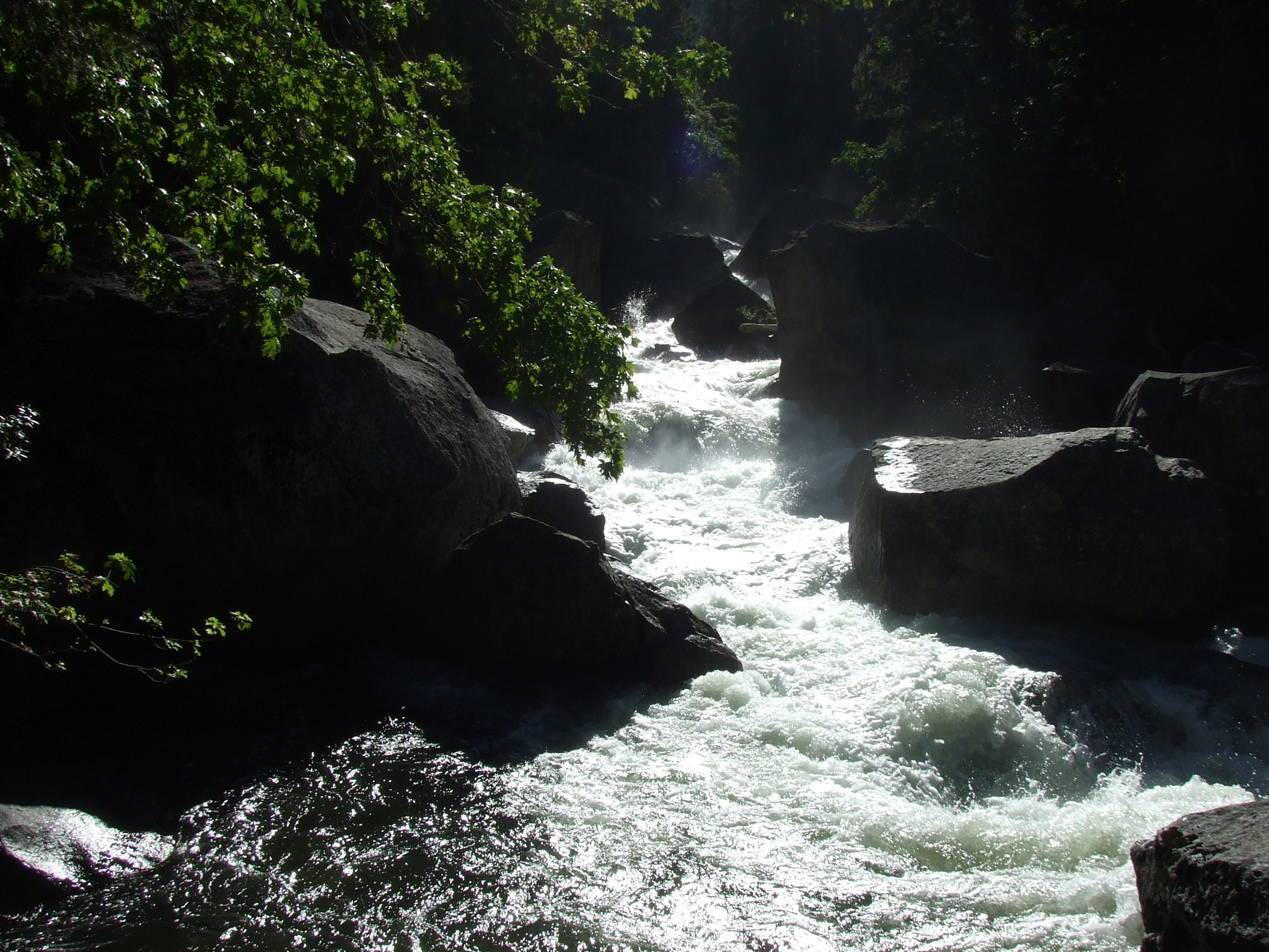 Fujifilm FinePix Z5fd sample photo. Flowing water photography