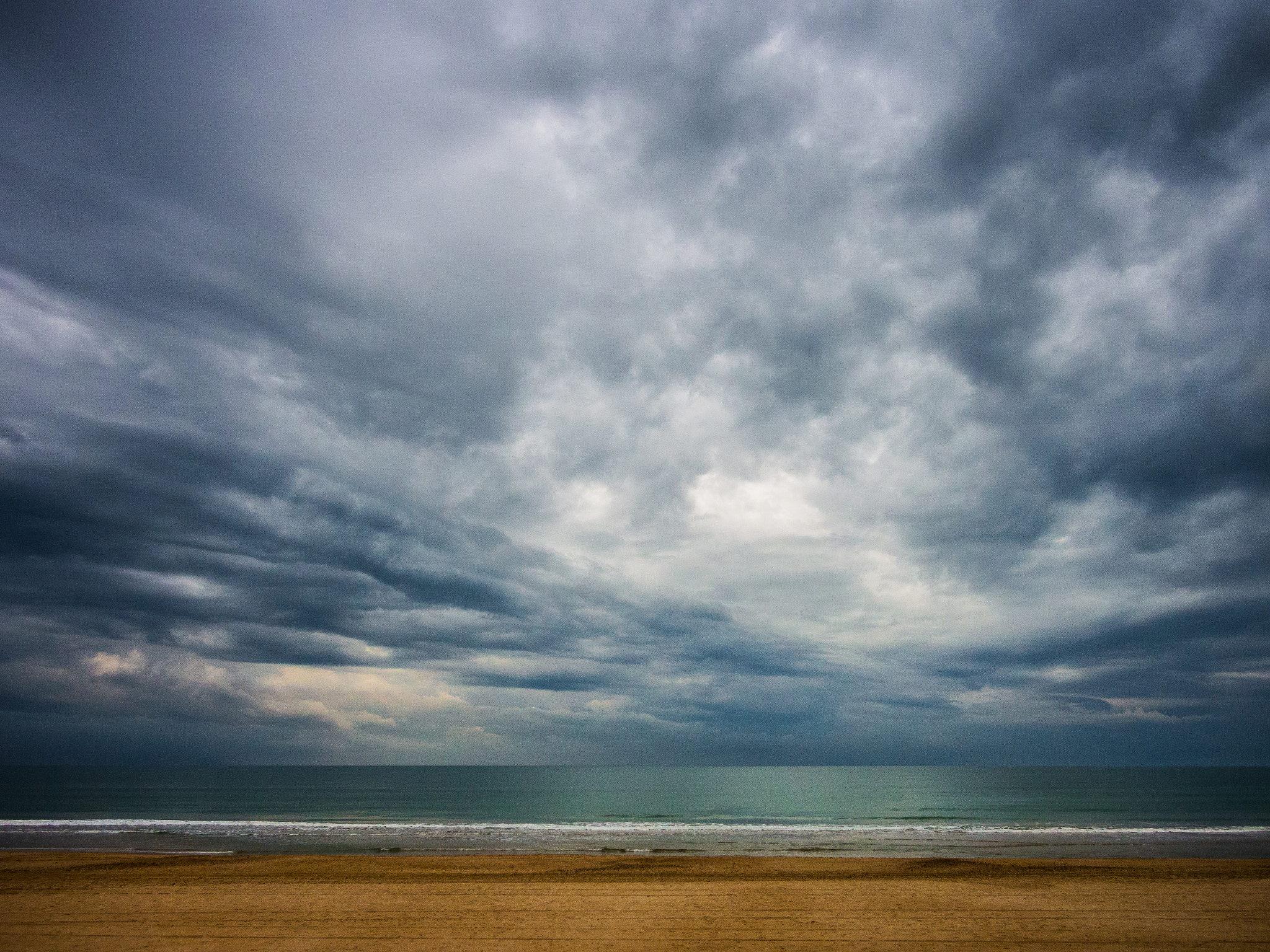 Olympus OM-D E-M5 + Panasonic Lumix G Vario 7-14mm F4 ASPH sample photo. Tormenta. photography