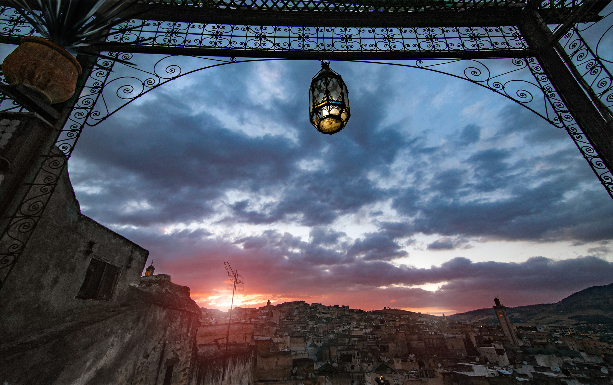 Nikon D5000 + Tokina AT-X Pro 11-16mm F2.8 DX II sample photo. Sunset in fes photography