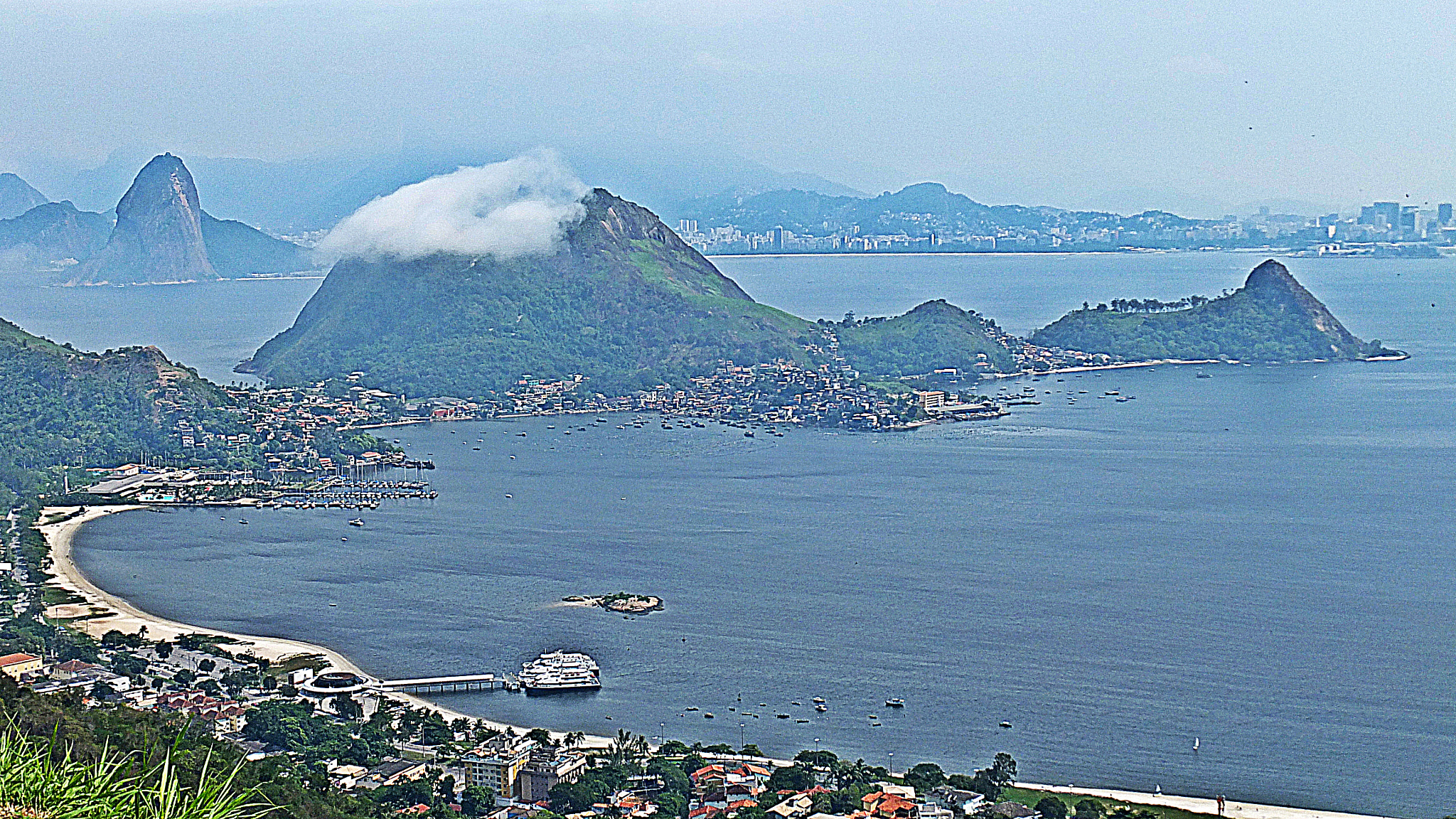 Fujifilm FinePix F770EXR (FinePix F775EXR) sample photo. Niteroi 2014 photography