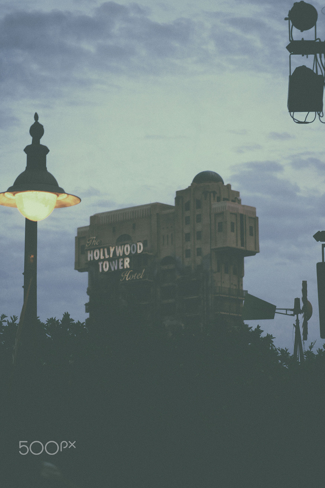 Canon EOS 60D + EF28-70mm f/2.8L USM sample photo. Tower of terror at dusk photography