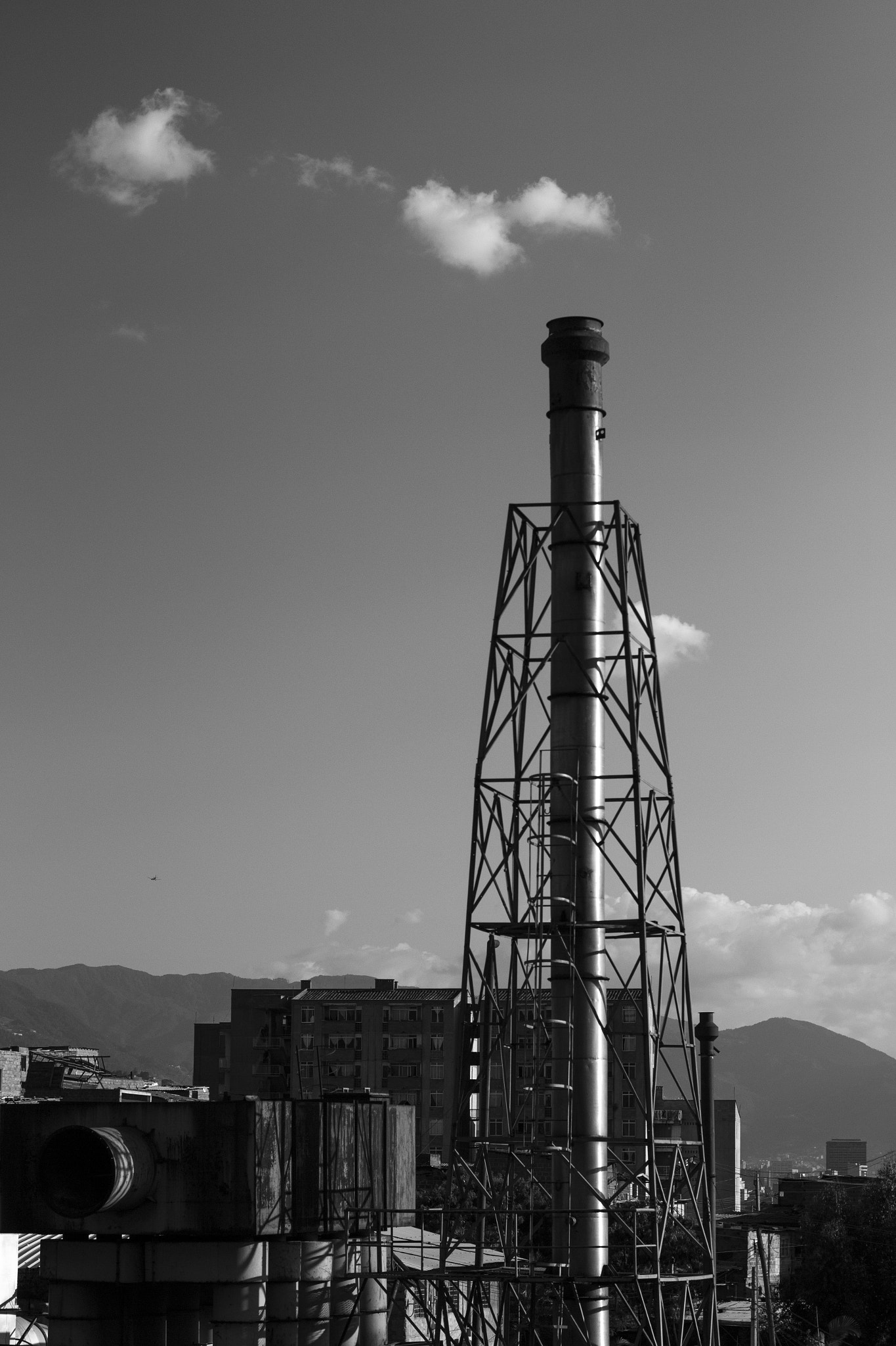 Canon EOS 700D (EOS Rebel T5i / EOS Kiss X7i) + Canon EF 50mm F1.4 USM sample photo. Blackandwhite photography