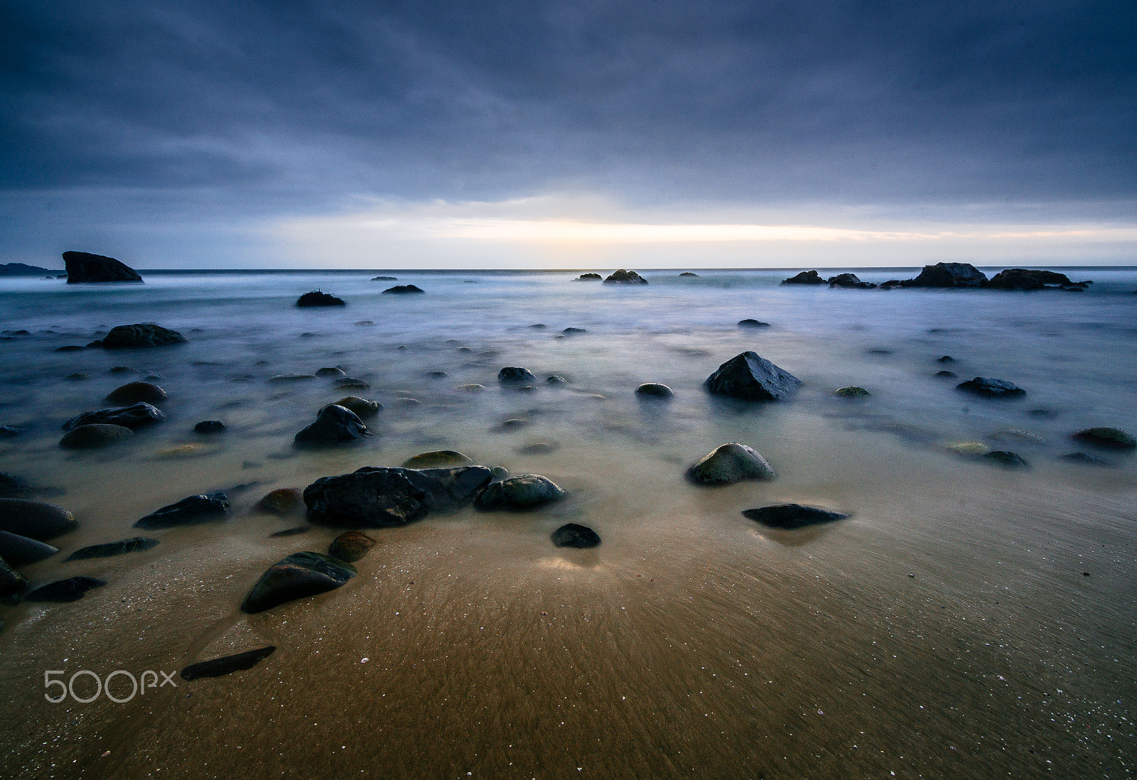 Sony SLT-A58 + 20mm F2.8 sample photo. Chasing light photography