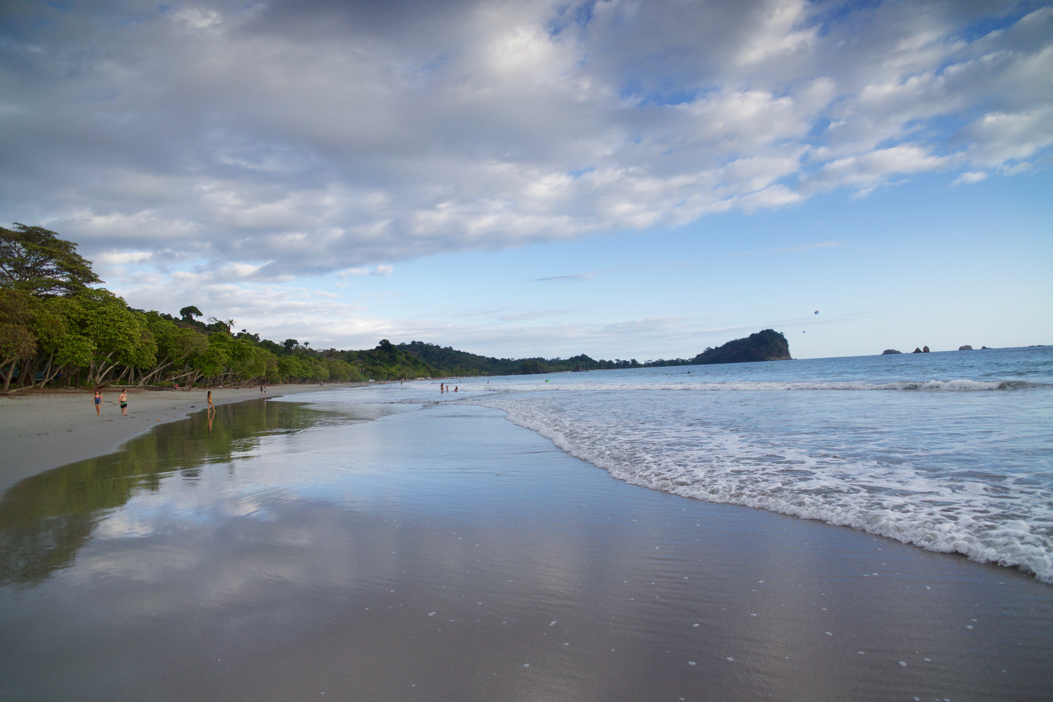 Sony Alpha NEX-7 + ZEISS Touit 12mm F2.8 sample photo. Quepos playa.jpg photography