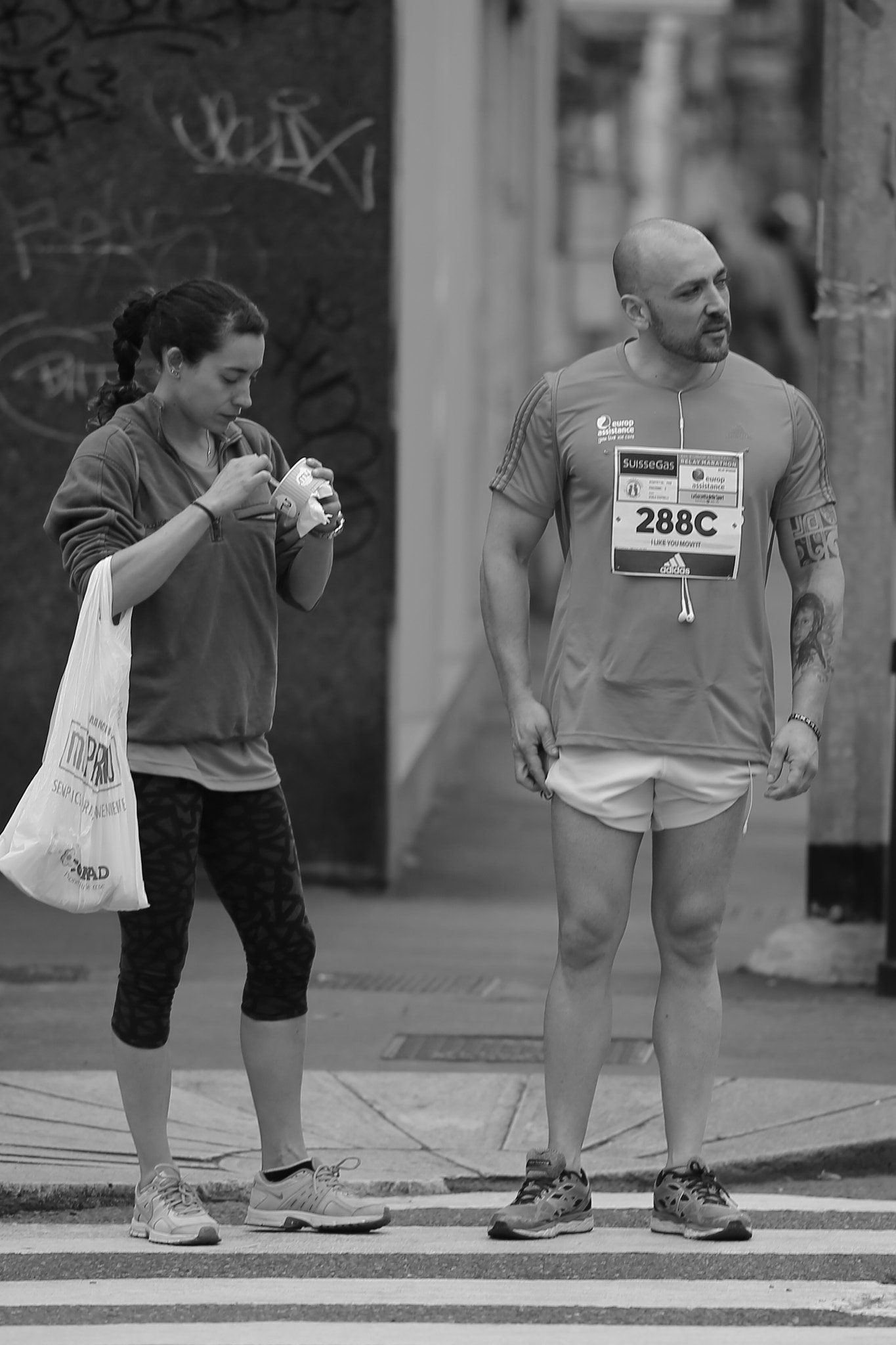 Canon EOS 6D + Canon EF 200mm f/2.8L sample photo. Post marathon photography