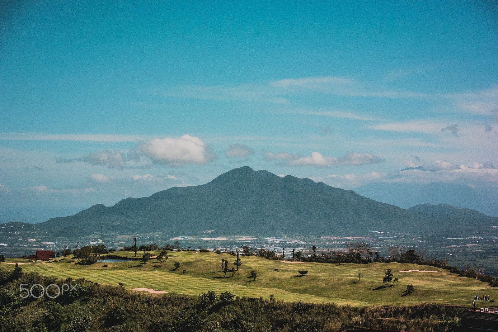 Nikon 1 Nikkor VR 30-110mm F3.8-5.6 sample photo. Highlands golf course & mt makiling photography