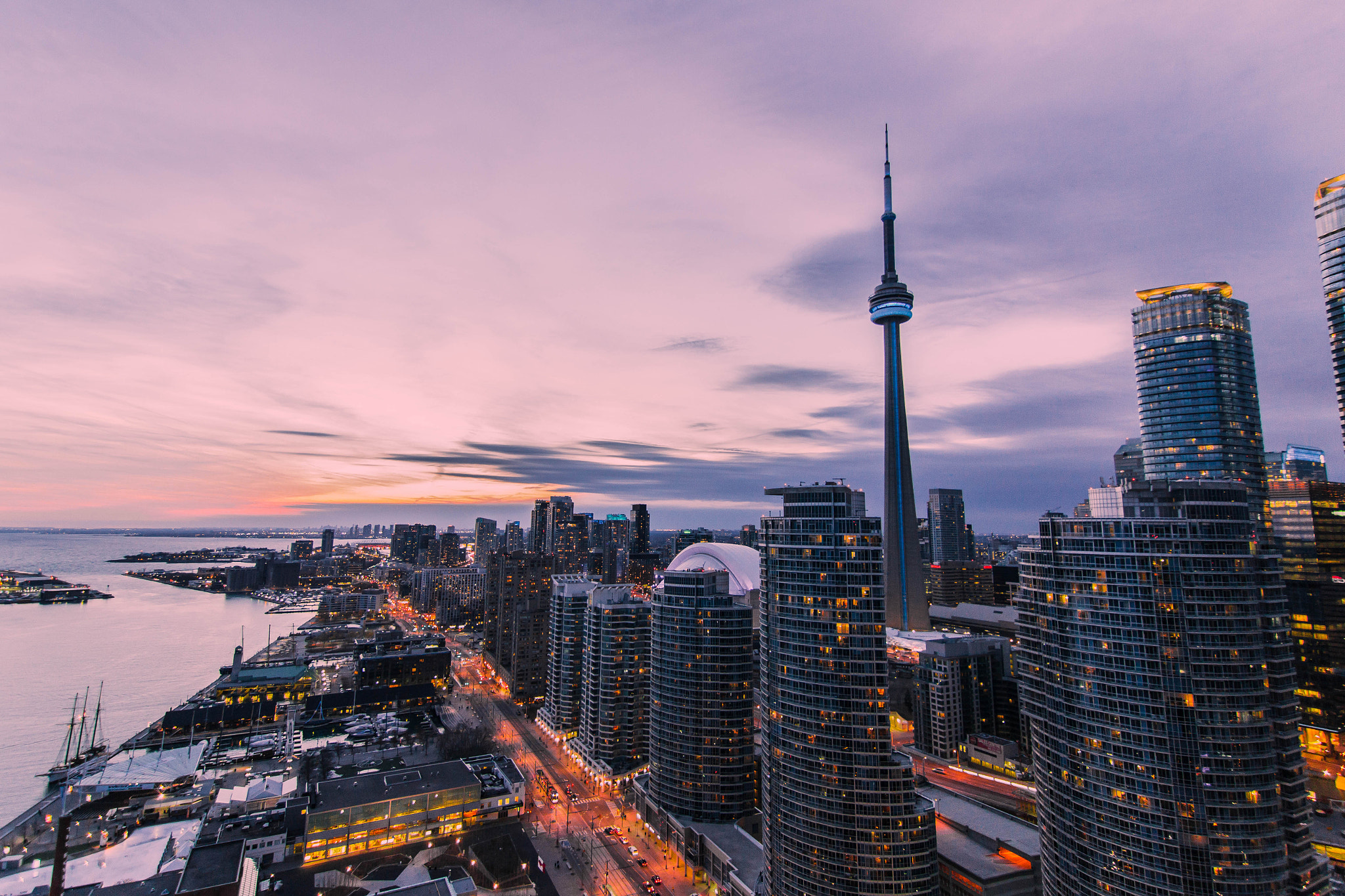Canon EOS 1200D (EOS Rebel T5 / EOS Kiss X70 / EOS Hi) sample photo. Sunset over toronto photography