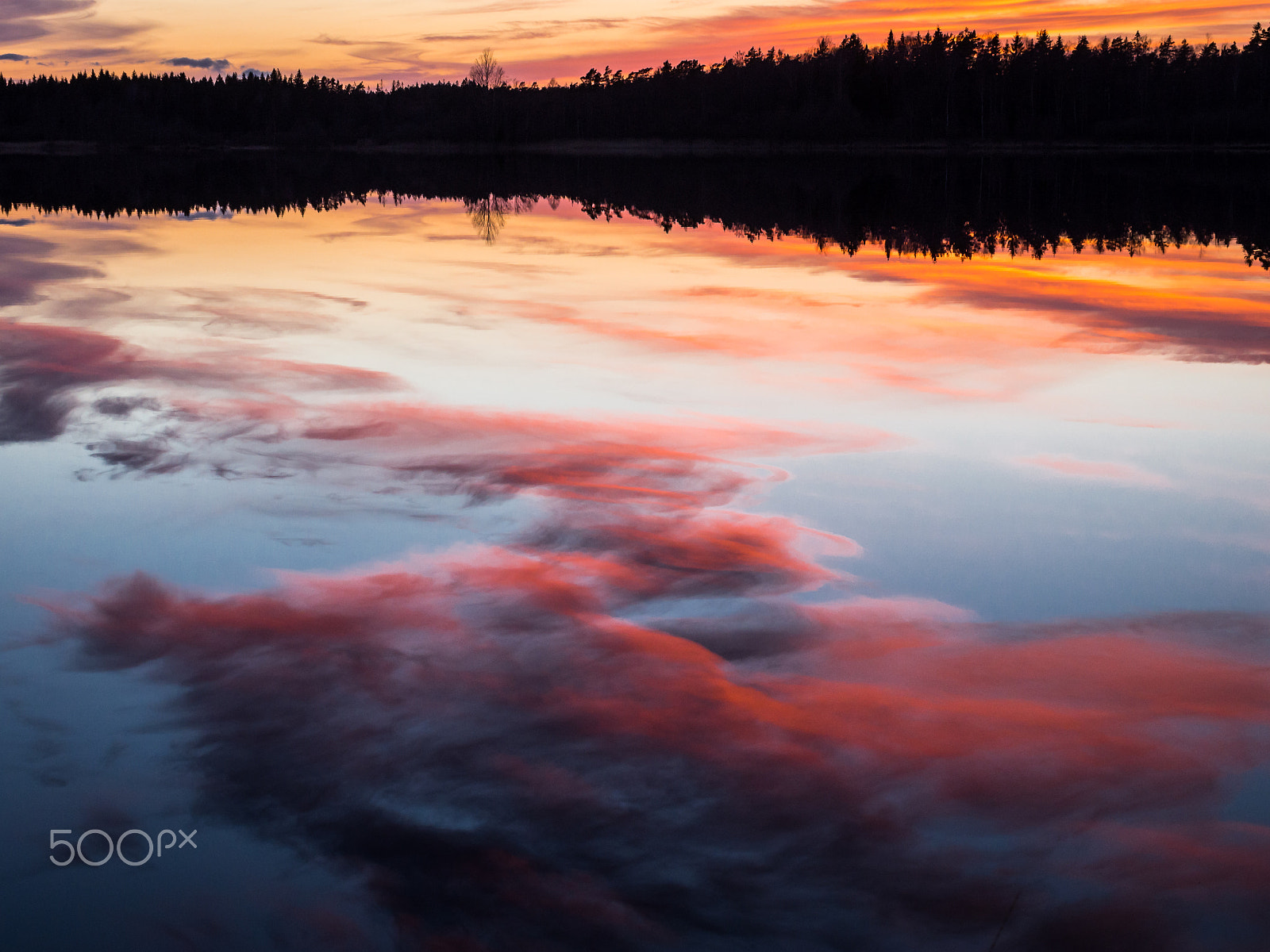 Olympus OM-D E-M5 + Sigma 30mm F2.8 DN Art sample photo. Heavenly lake photography