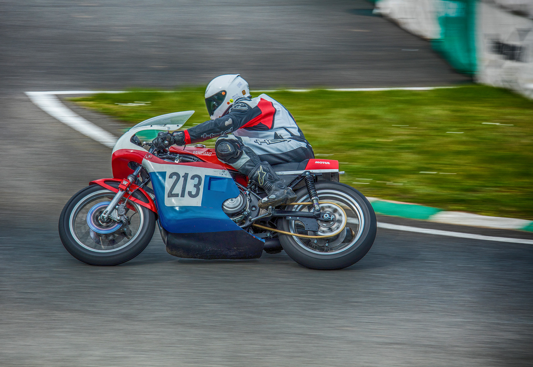 Canon EF 28-300mm F3.5-5.6L IS USM sample photo. Mallory historic race day photography