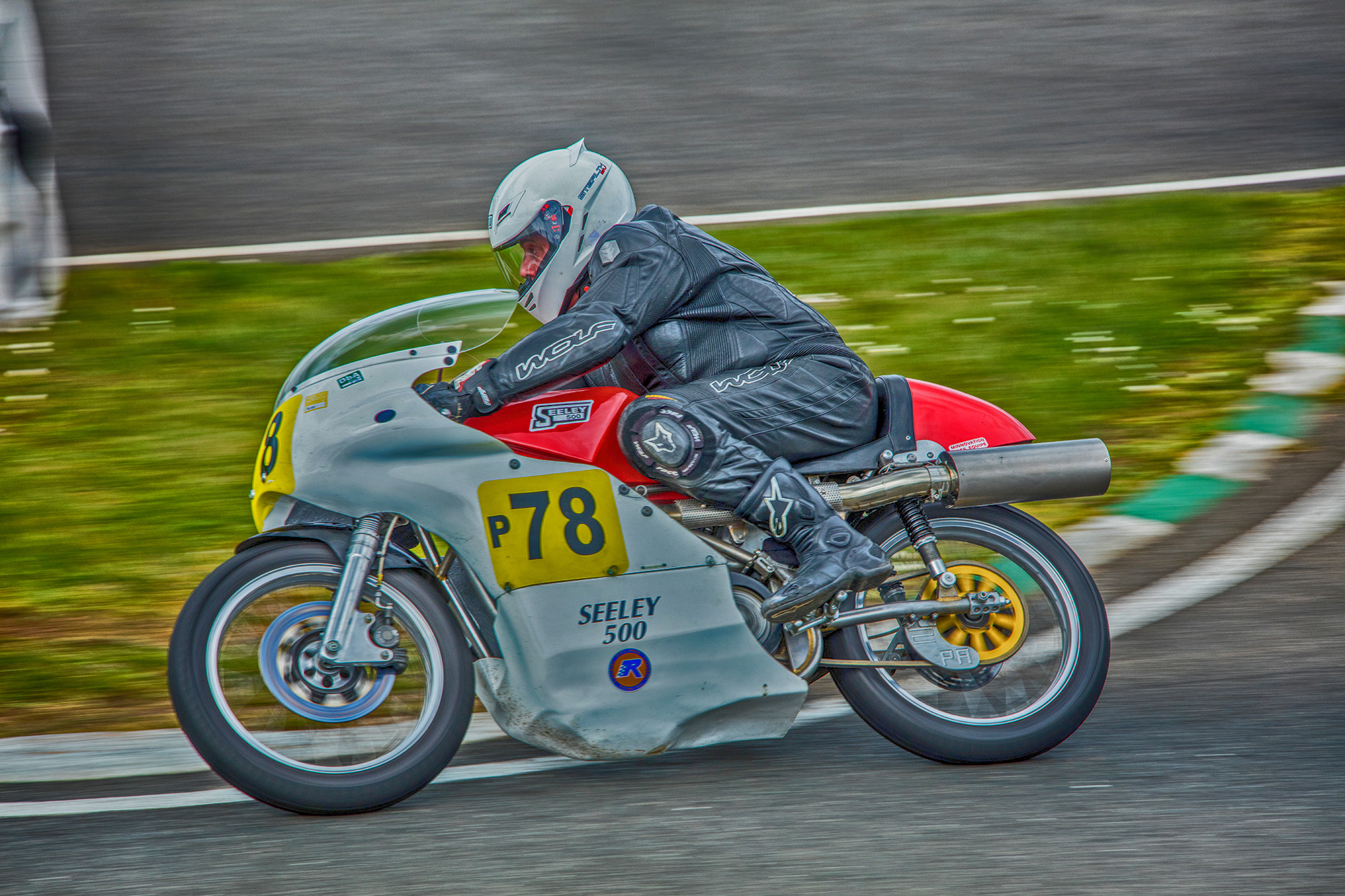 Canon EF 28-300mm F3.5-5.6L IS USM sample photo. Mallory historic race day photography