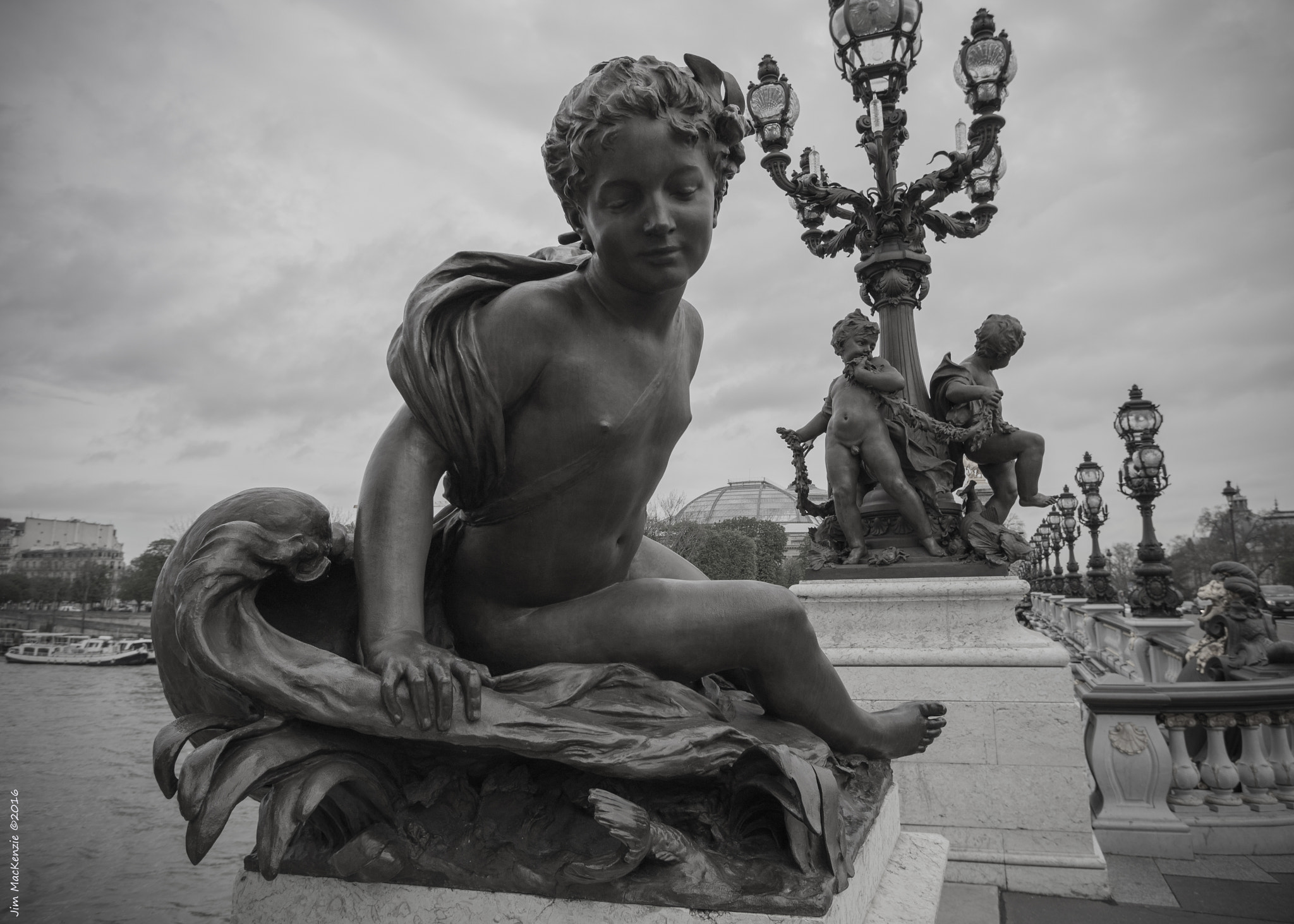Canon EOS M3 sample photo. Cherubs b&w paris photography