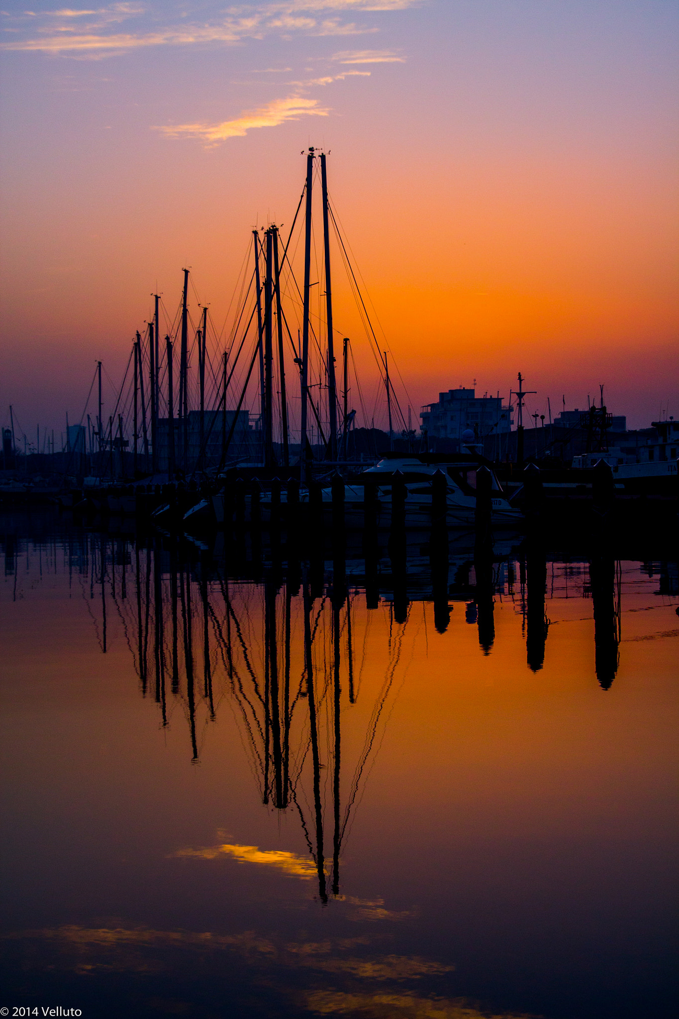 Sigma 18-200mm f/3.5-6.3 DC OS sample photo. Sunset on the boats photography