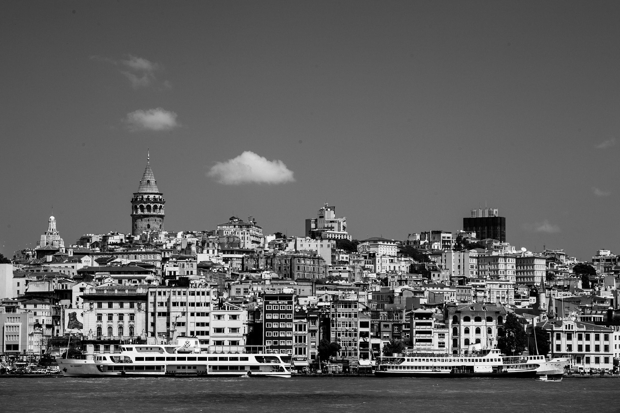 Canon EOS 5D + Canon EF 70-200mm F4L IS USM sample photo. Galata bw photography