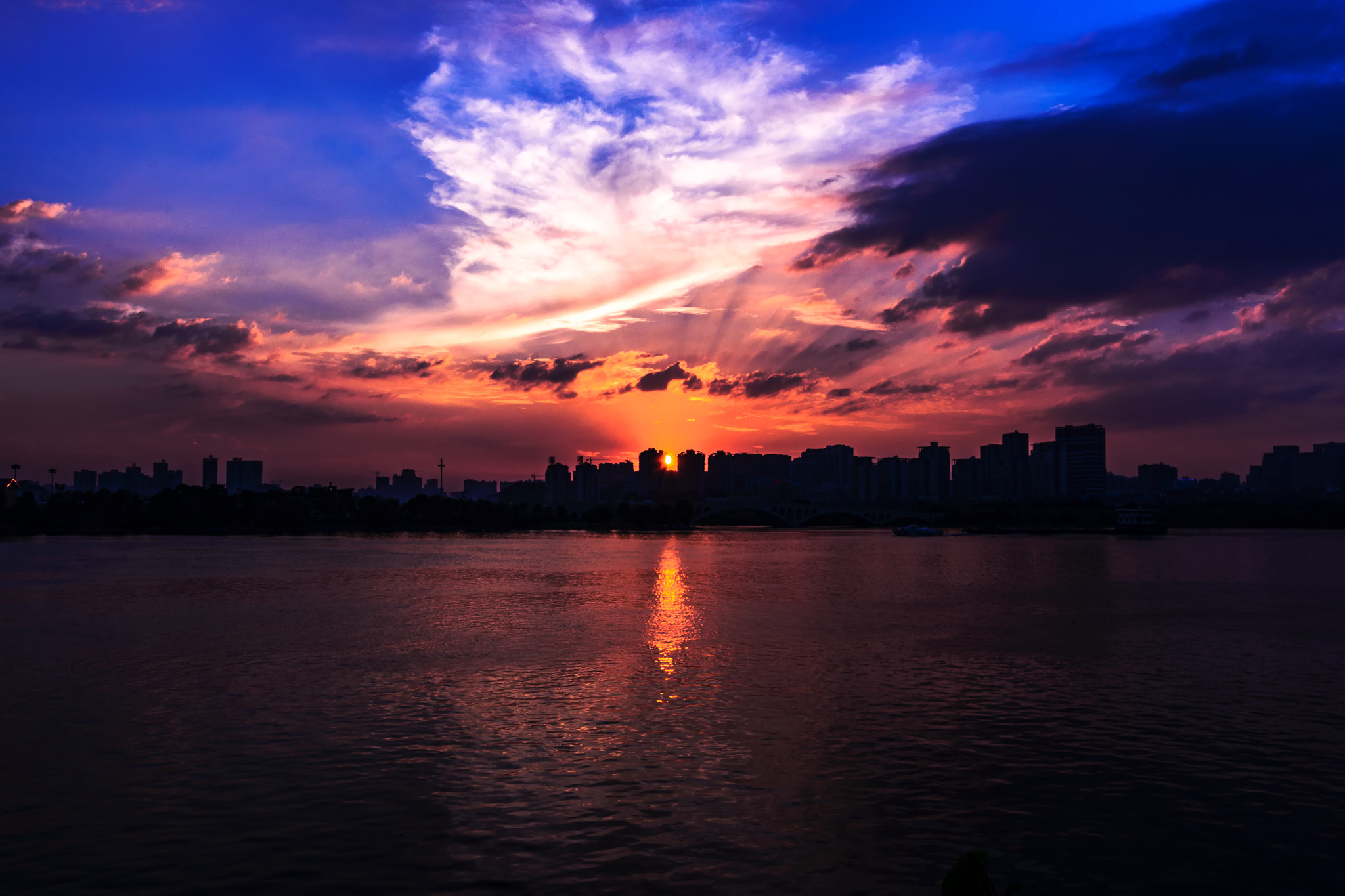 Nikon AF-S Nikkor 16-35mm F4G ED VR sample photo. Sunset of changsha photography