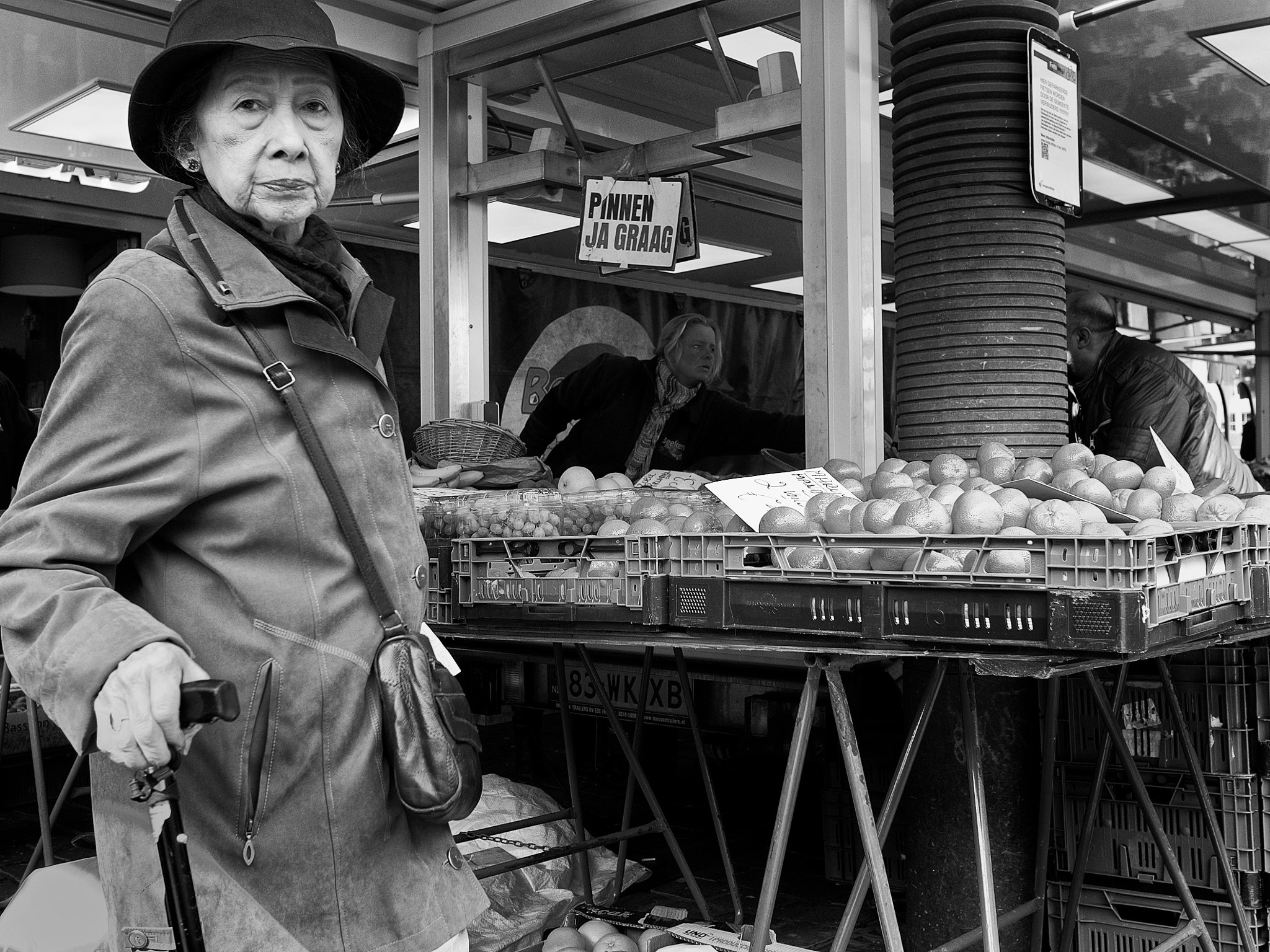 Olympus M.Zuiko Digital 17mm F1.8 sample photo. On the fruit market photography