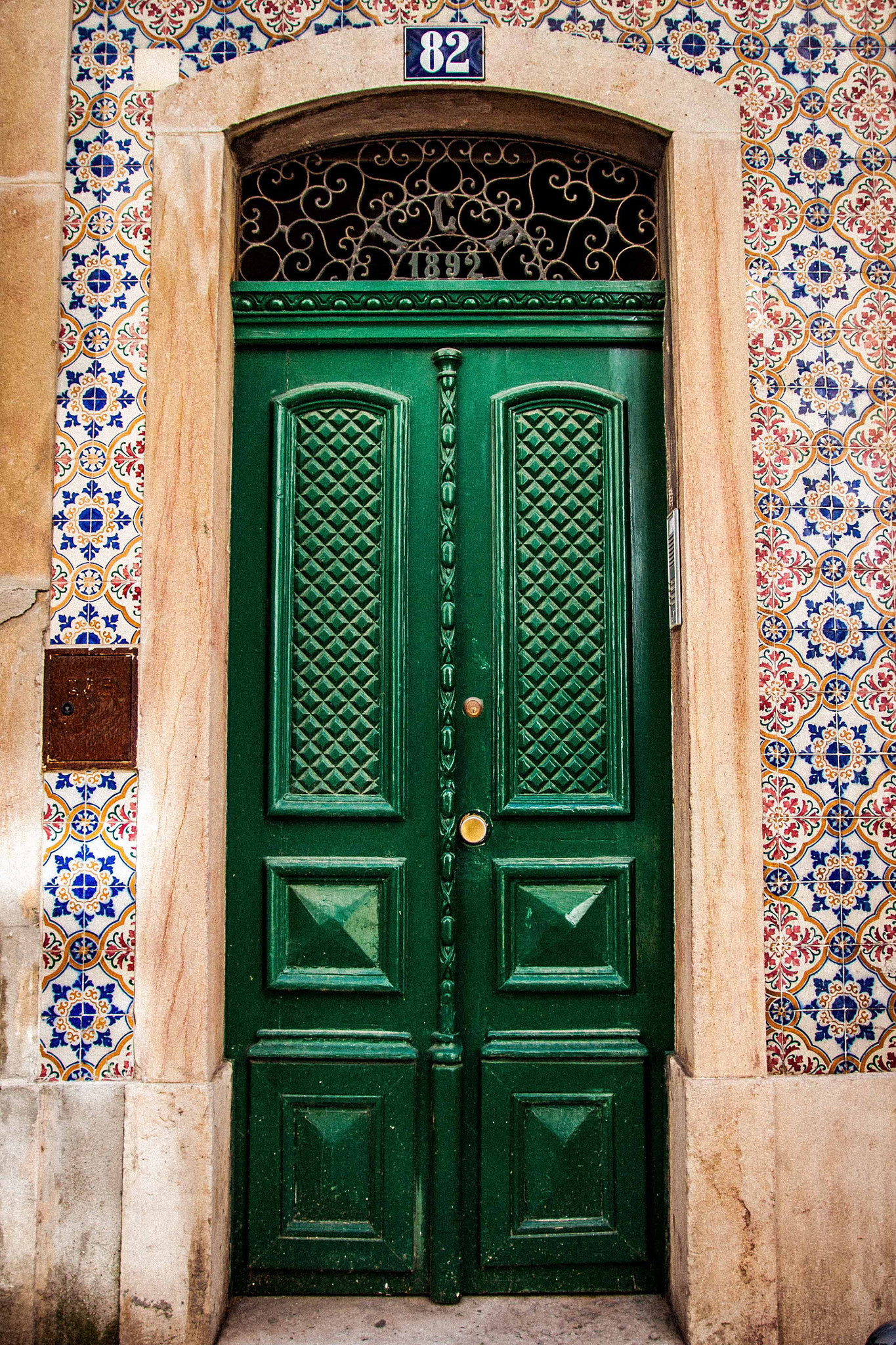 Sigma 17-70mm F2.8-4 DC Macro OS HSM sample photo. Portuguese doors photography
