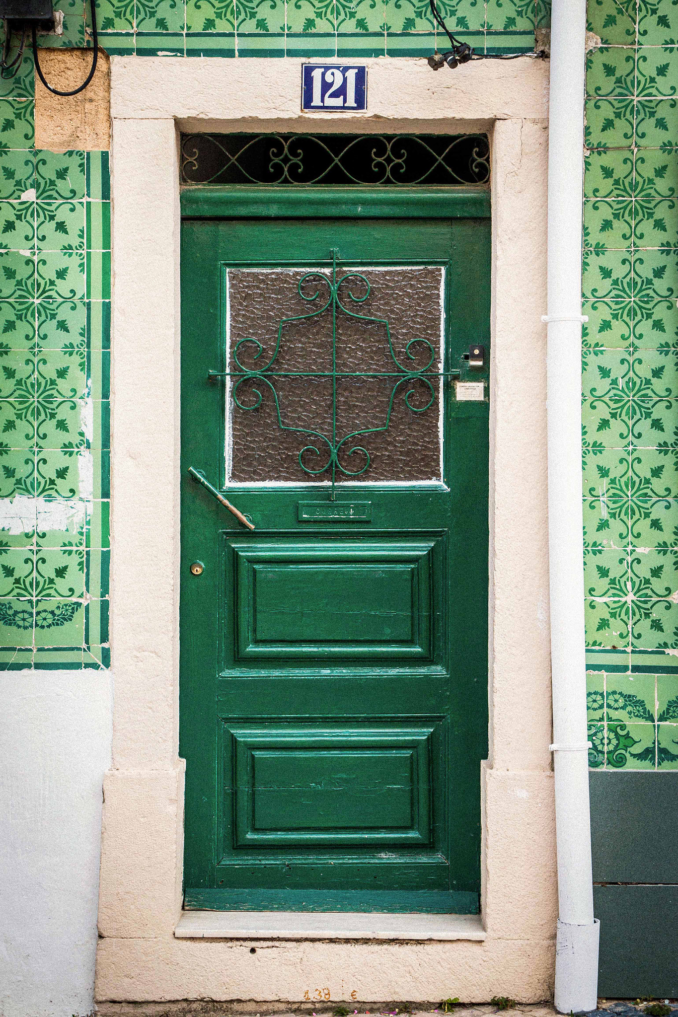 Sigma 17-70mm F2.8-4 DC Macro OS HSM sample photo. Portuguese doors photography
