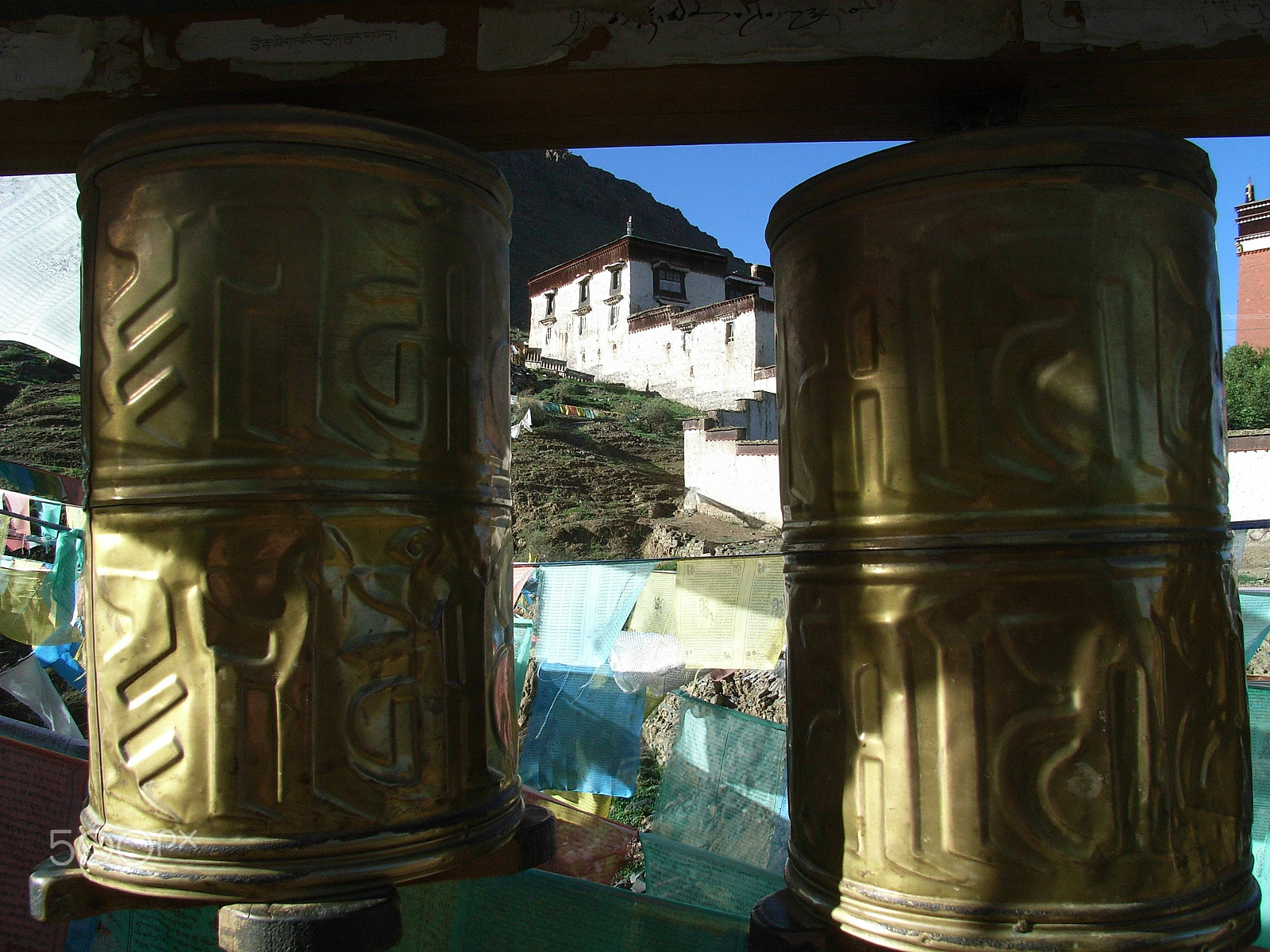 Ricoh Caplio R5 sample photo. Tibetan prayer wheels photography