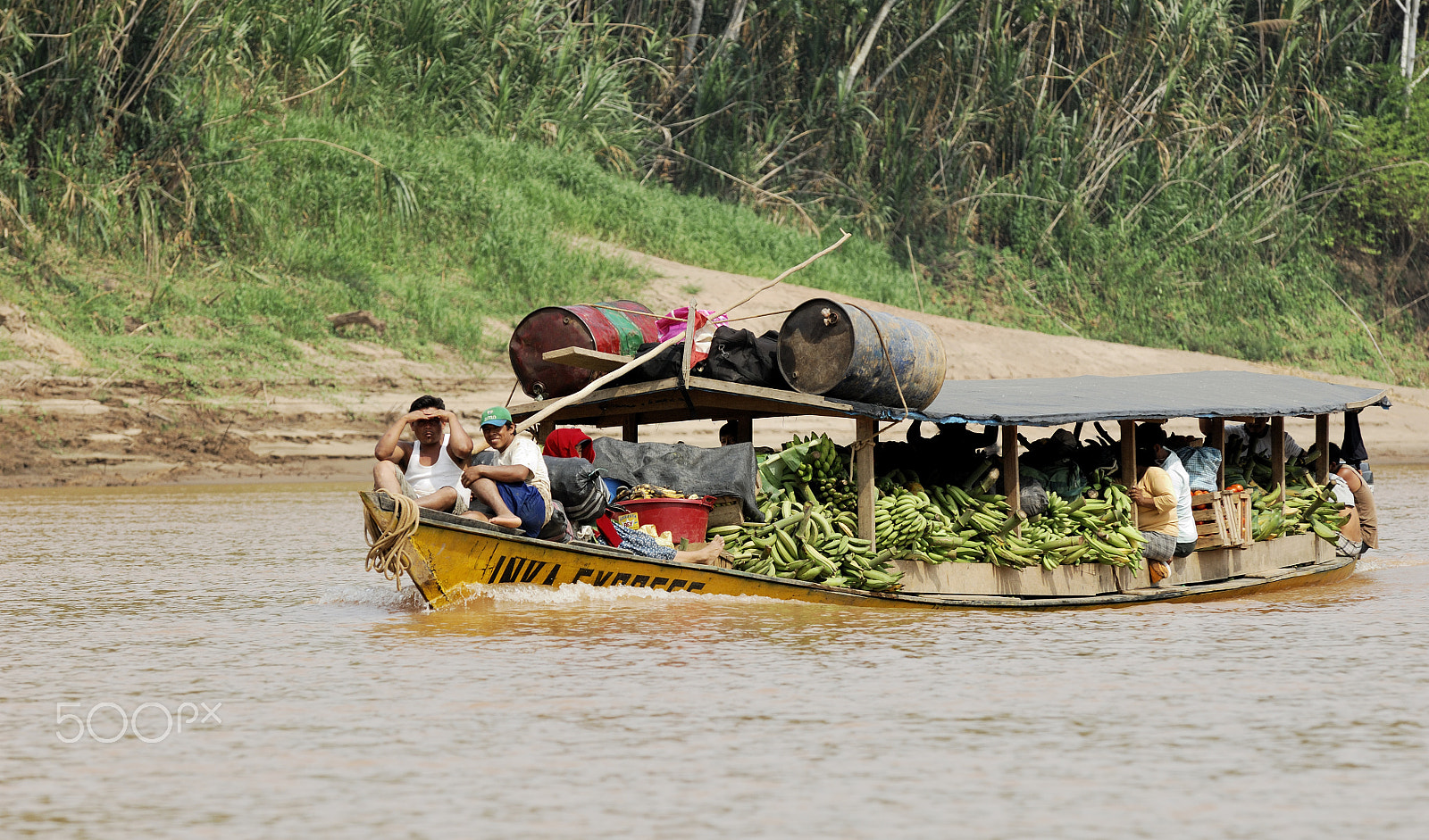 Nikon D2X sample photo. Banana boat photography