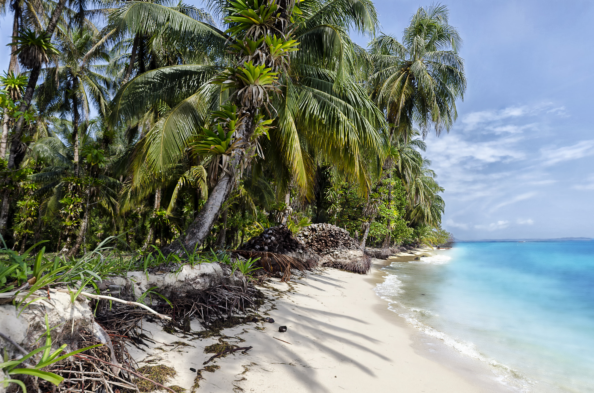 Sigma 8-16mm F4.5-5.6 DC HSM sample photo. Summer beach photography